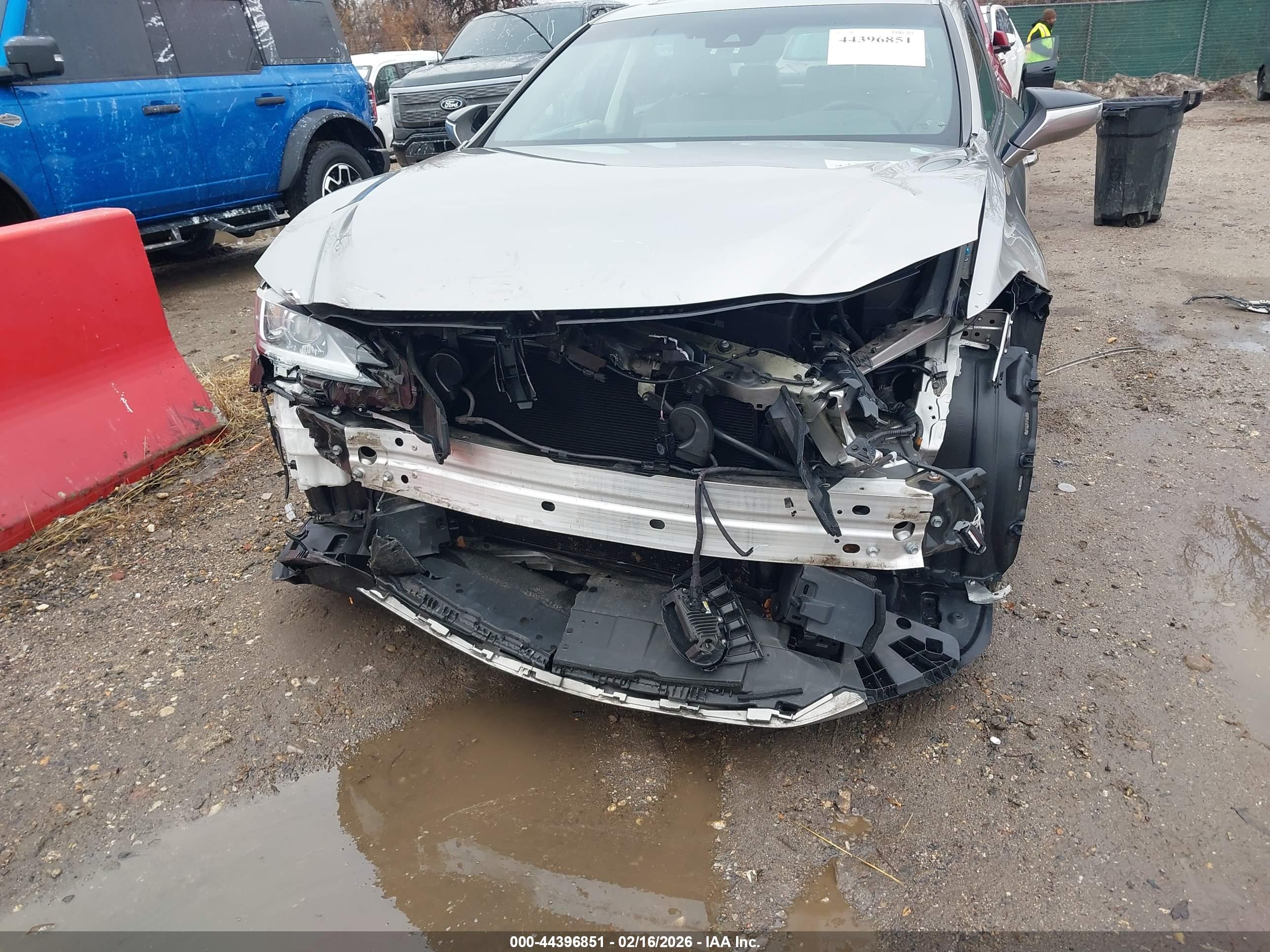 LEXUS ES image 6