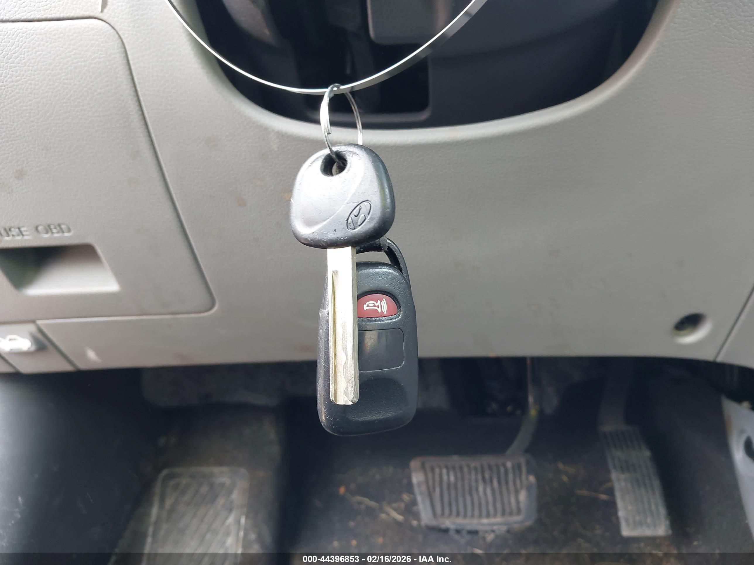 HYUNDAI ACCENT image 11