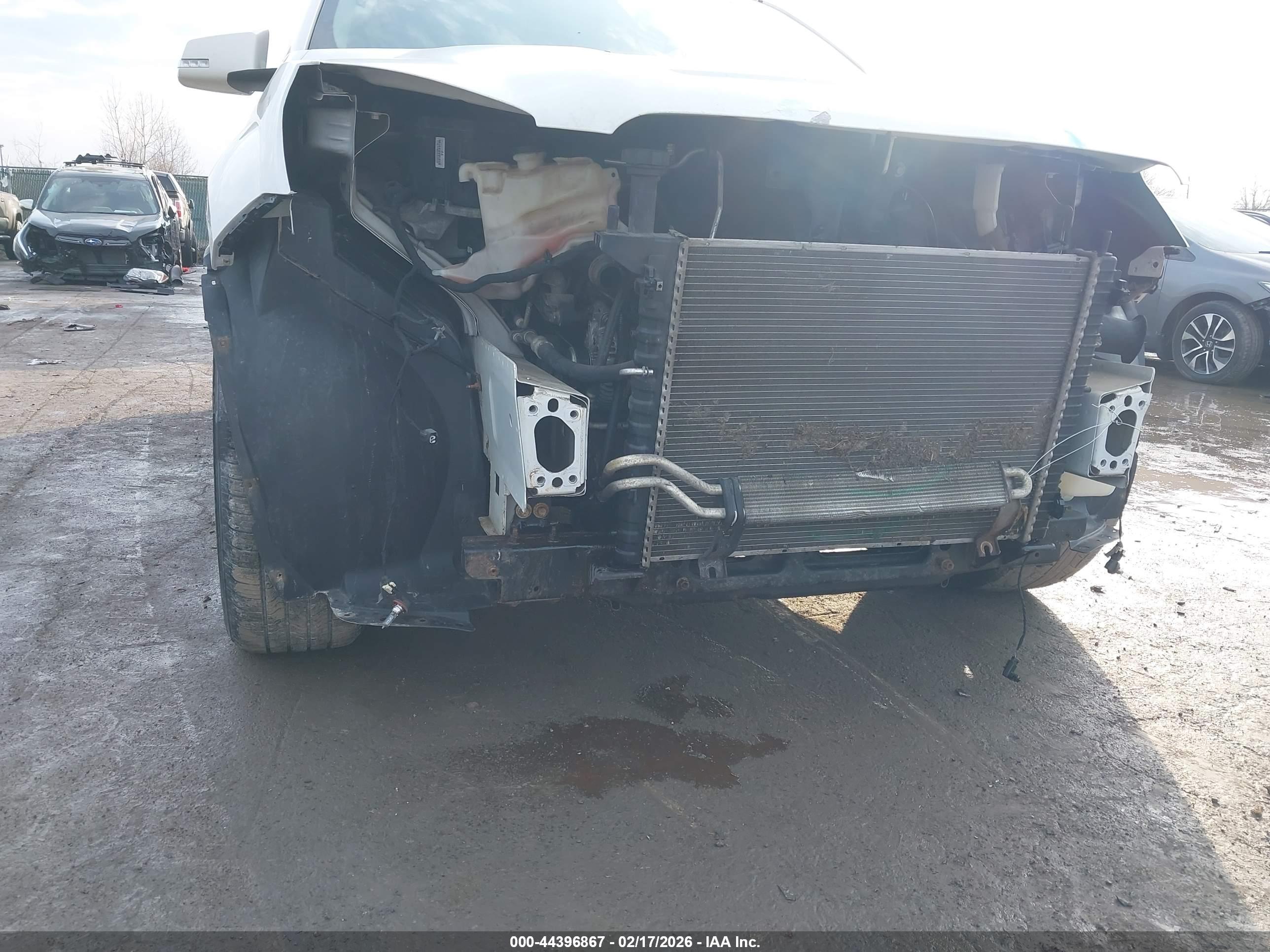 GMC ACADIA image 6