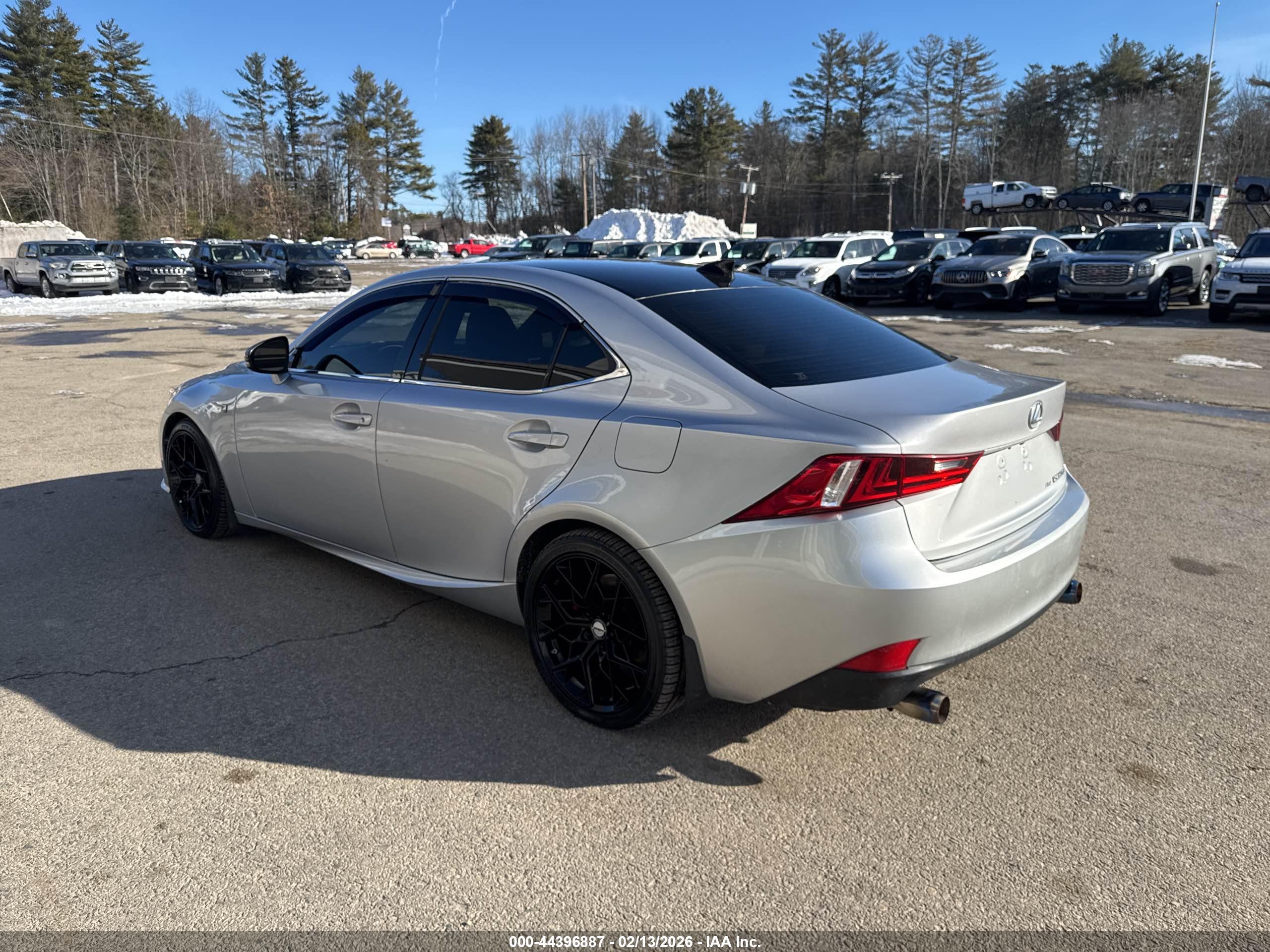 LEXUS IS image 3
