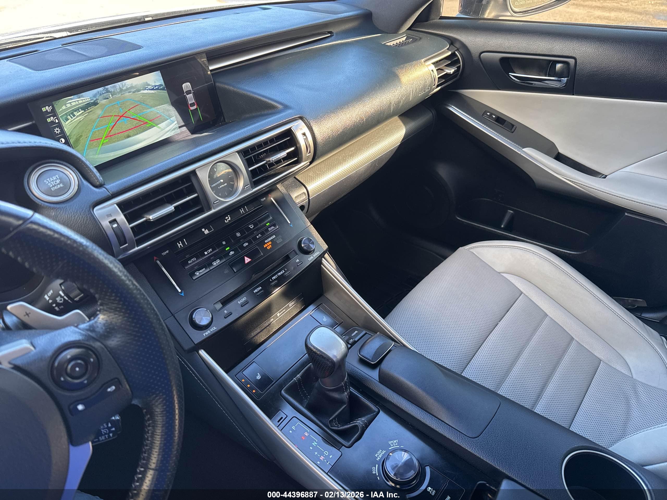 LEXUS IS image 6