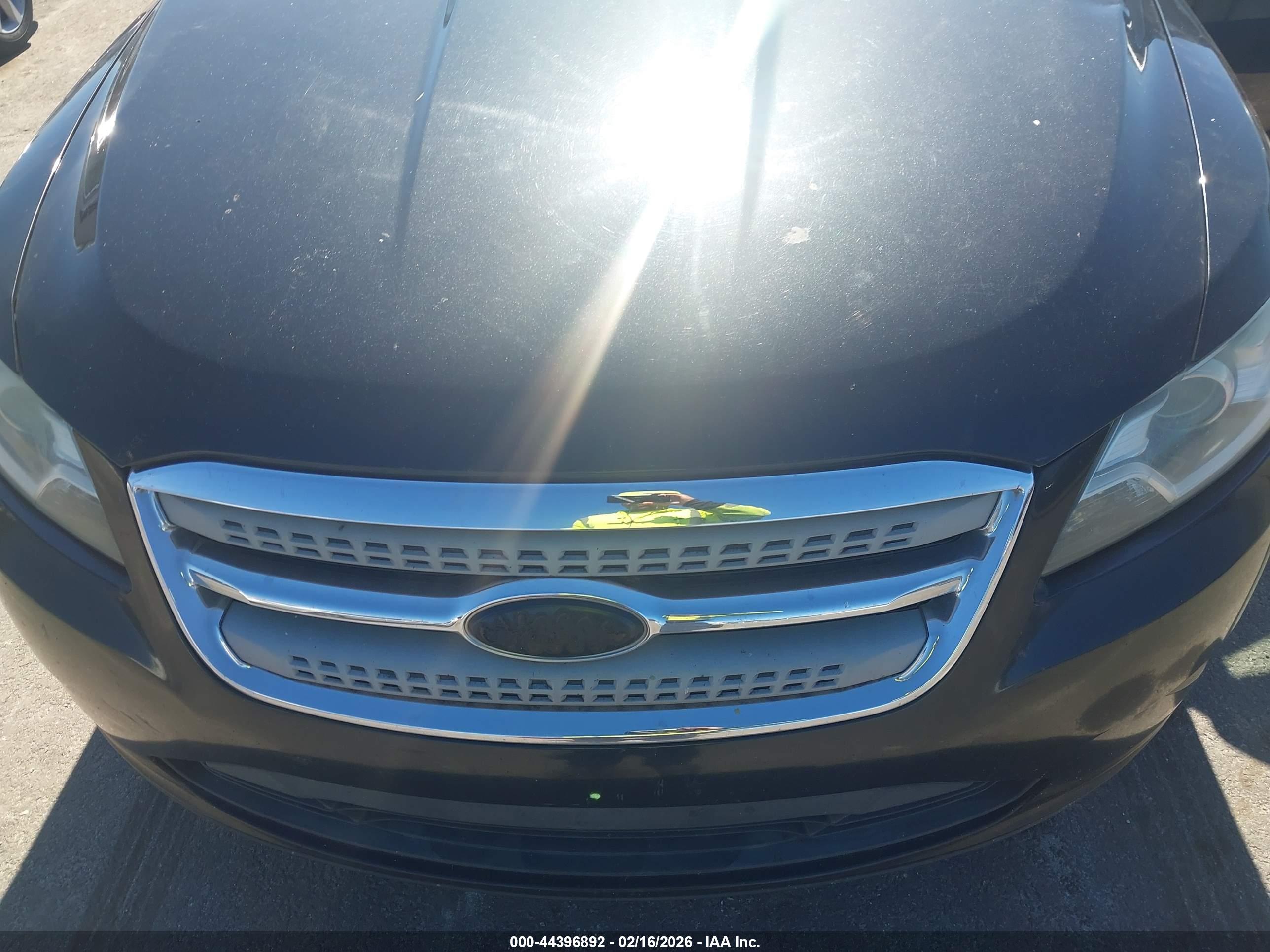 FORD TAURUS image 6