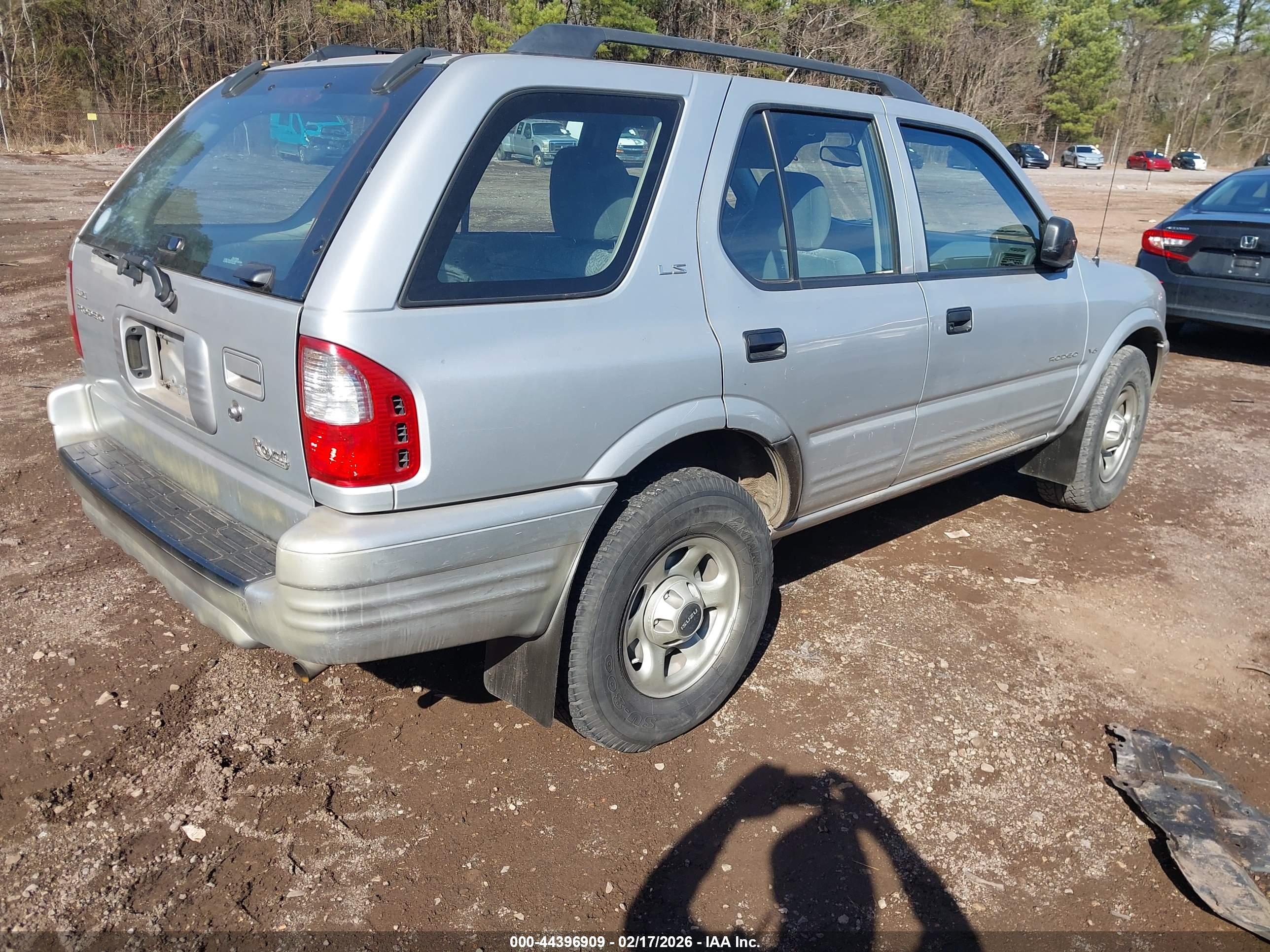 ISUZU RODEO image 4