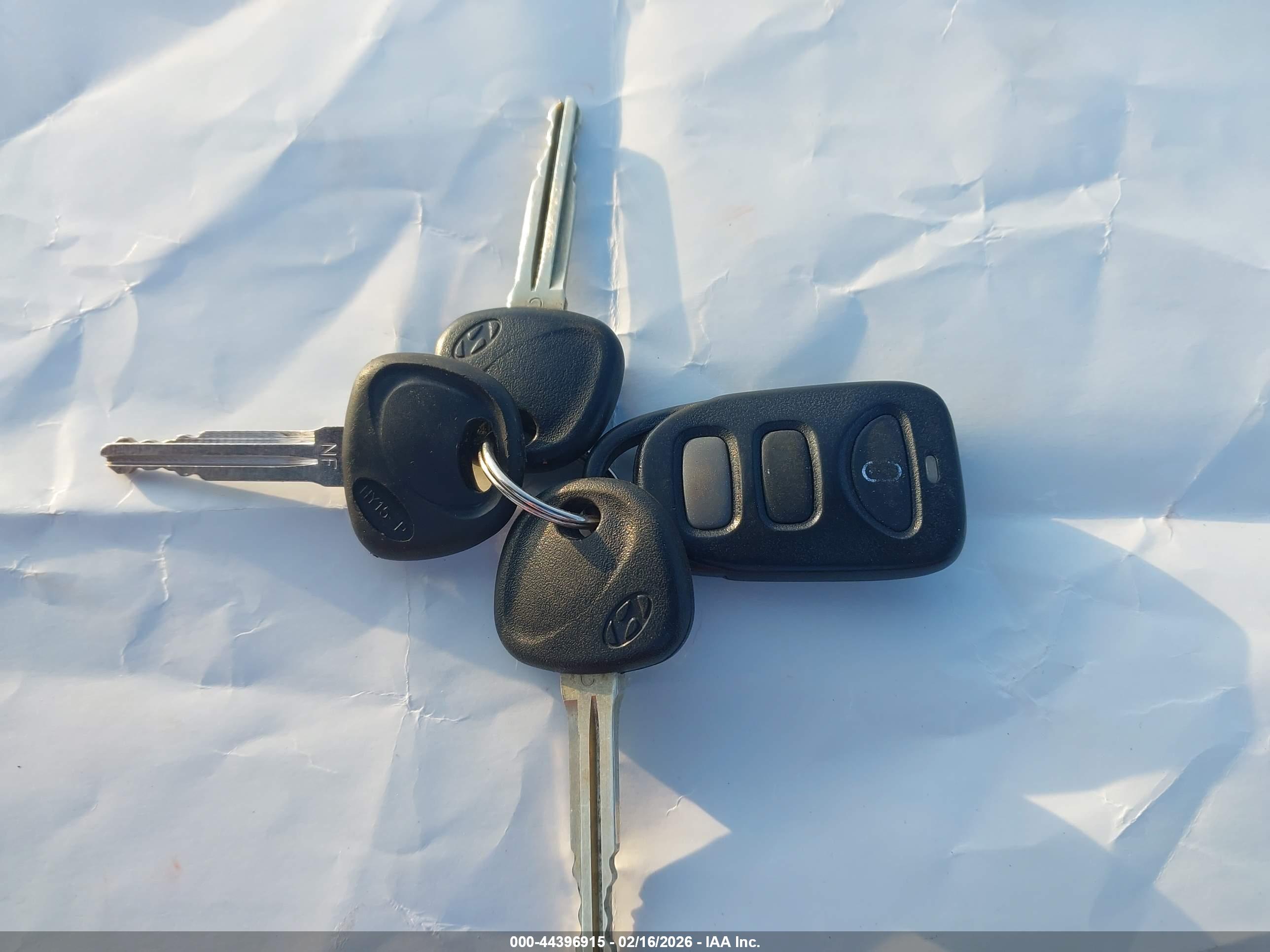 HYUNDAI ELANTRA image 11