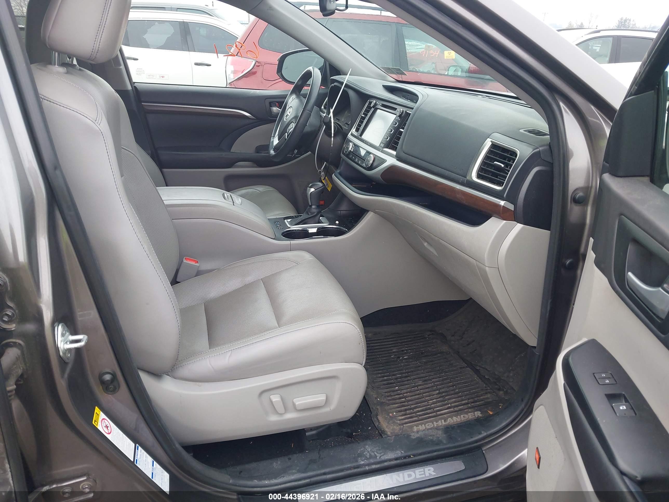 TOYOTA HIGHLANDER image 5