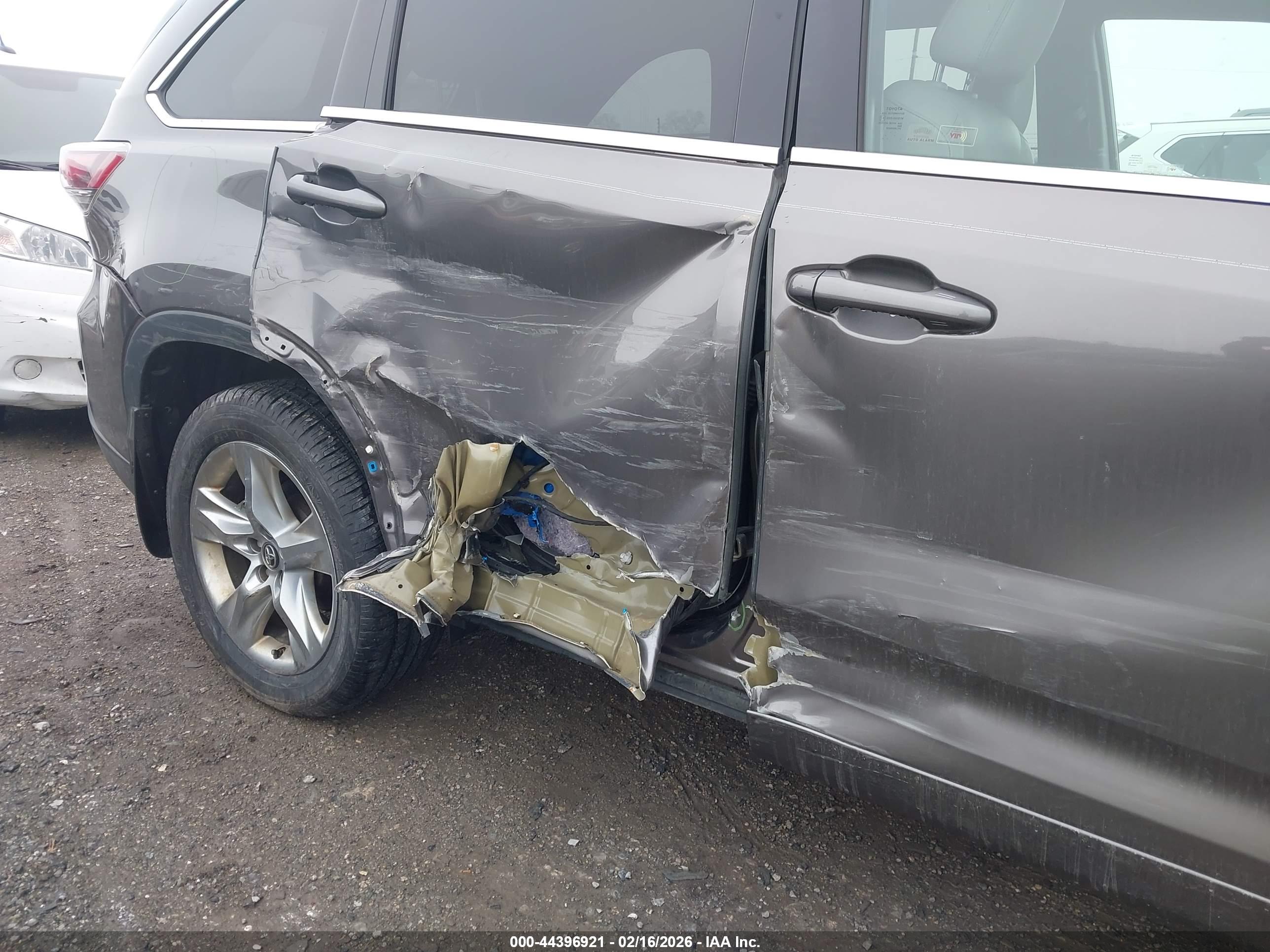TOYOTA HIGHLANDER image 6