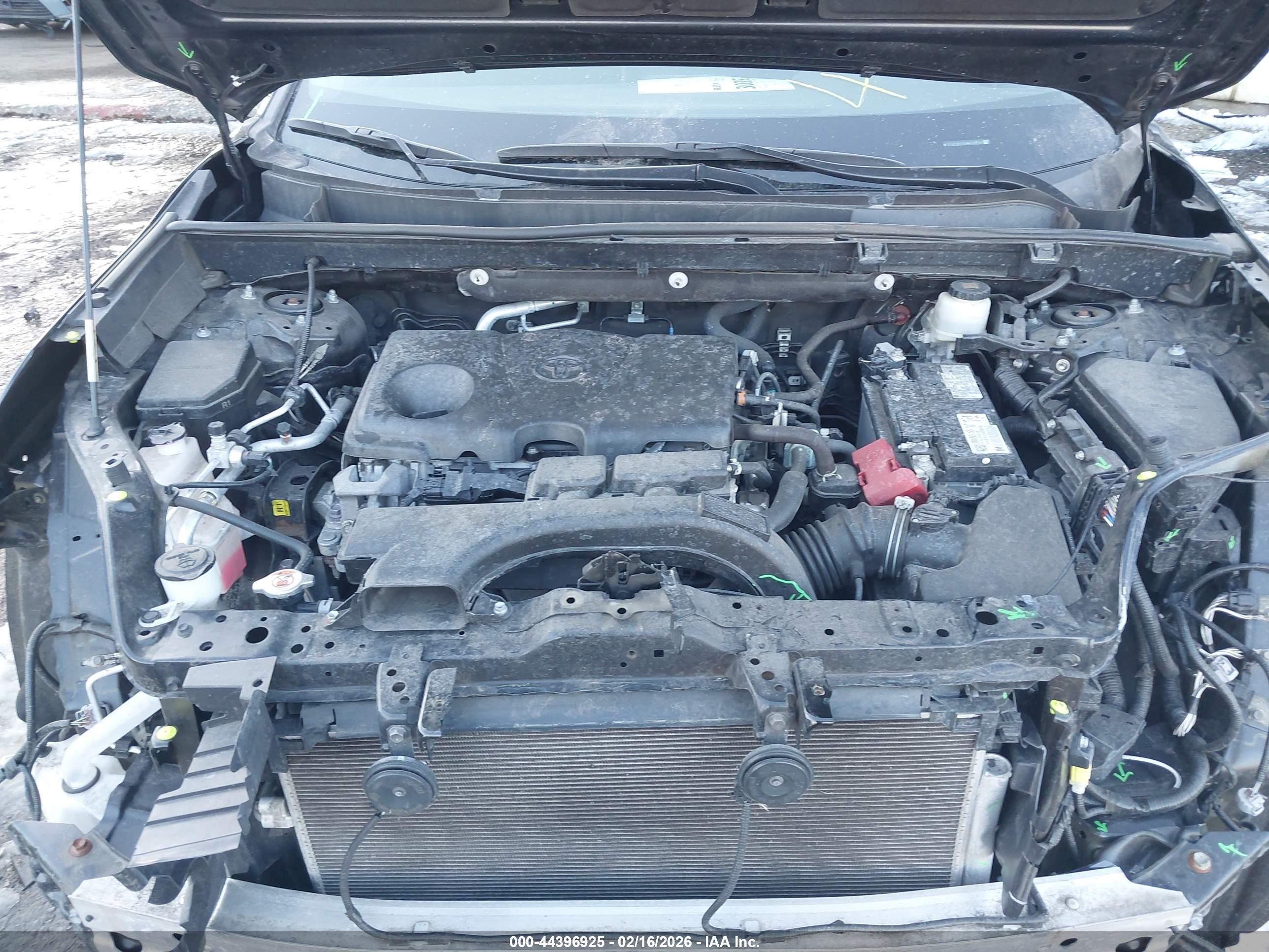 TOYOTA RAV4 image 10