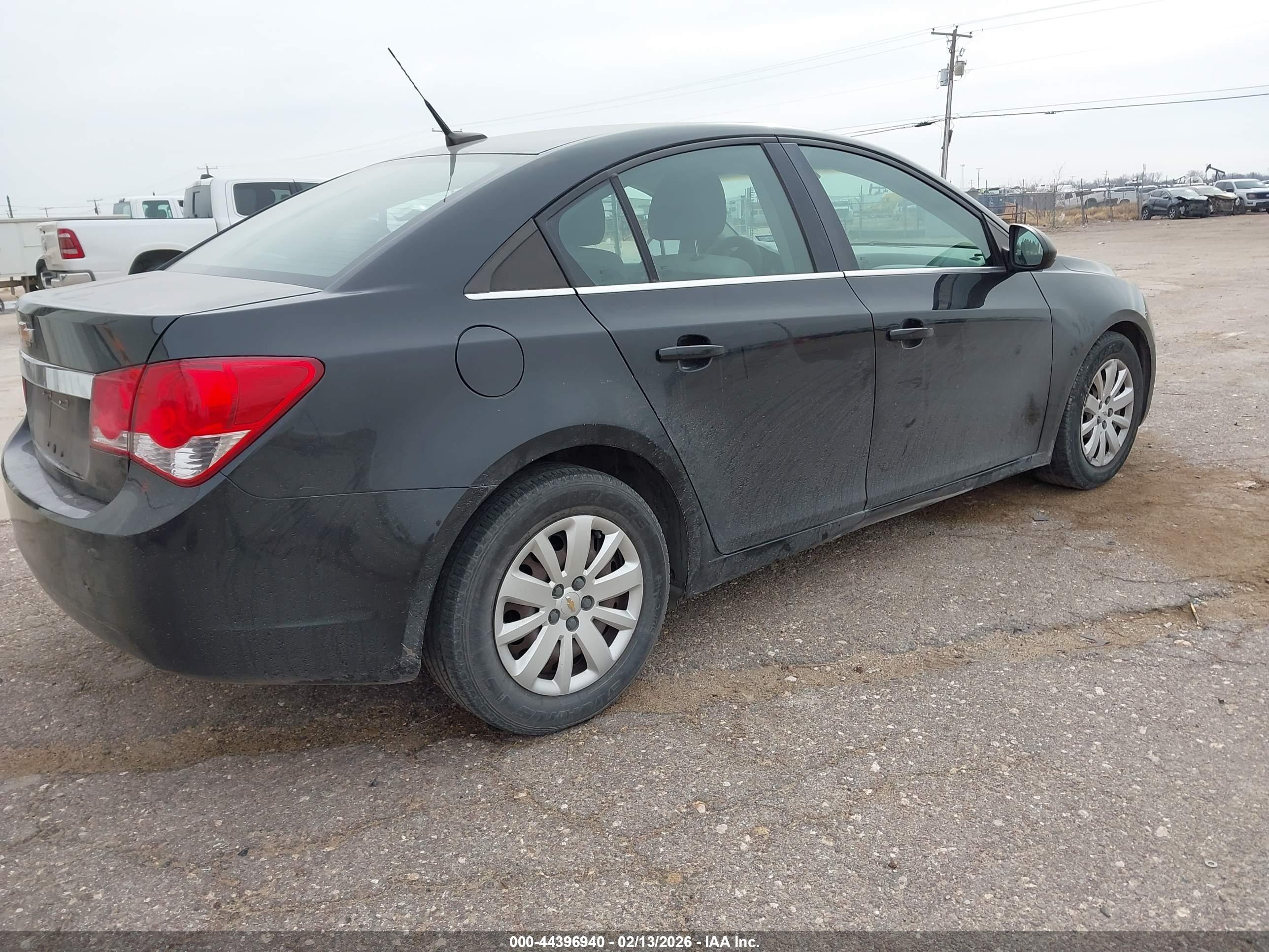 CHEVROLET CRUZE image 4