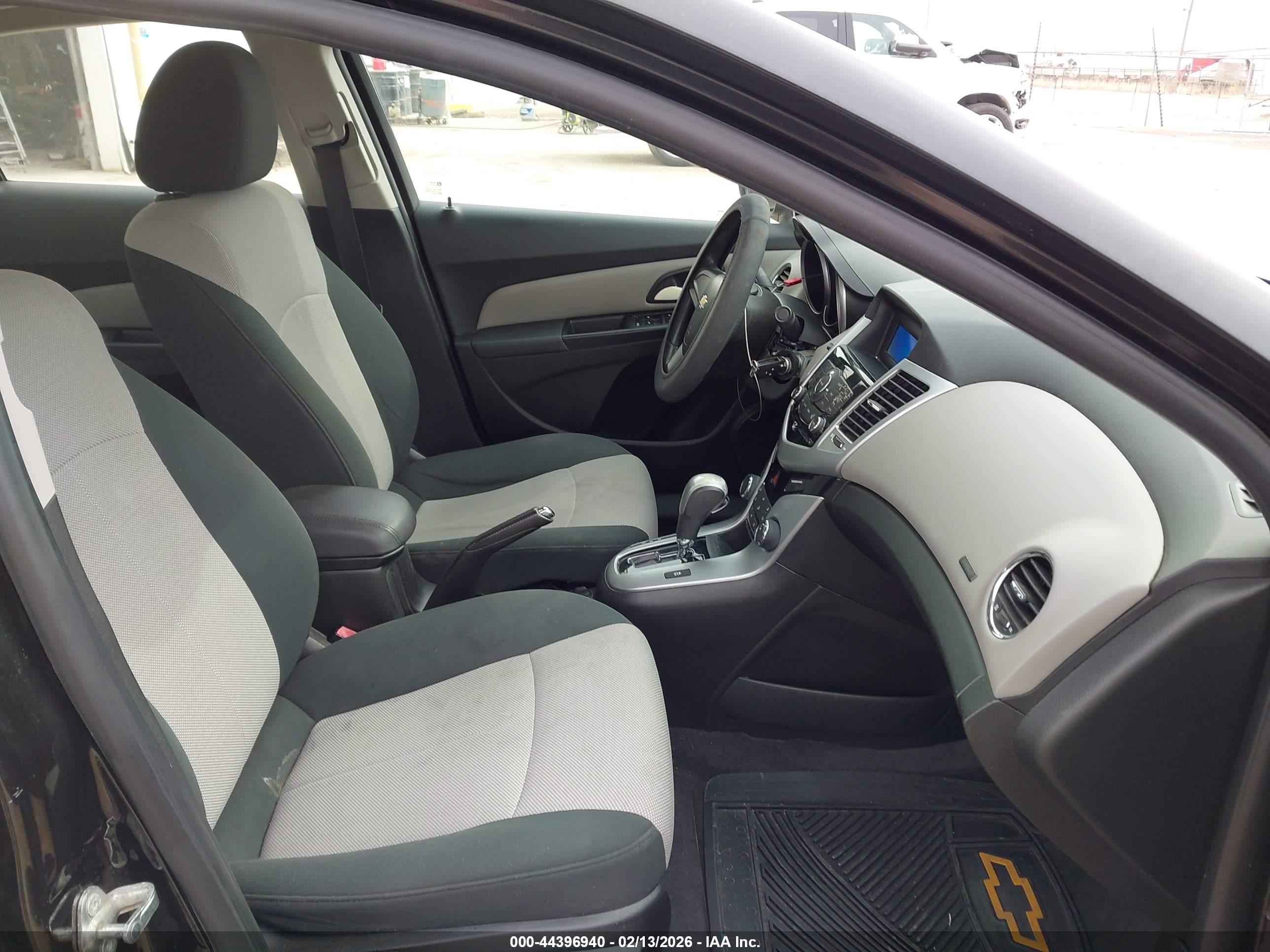 CHEVROLET CRUZE image 5