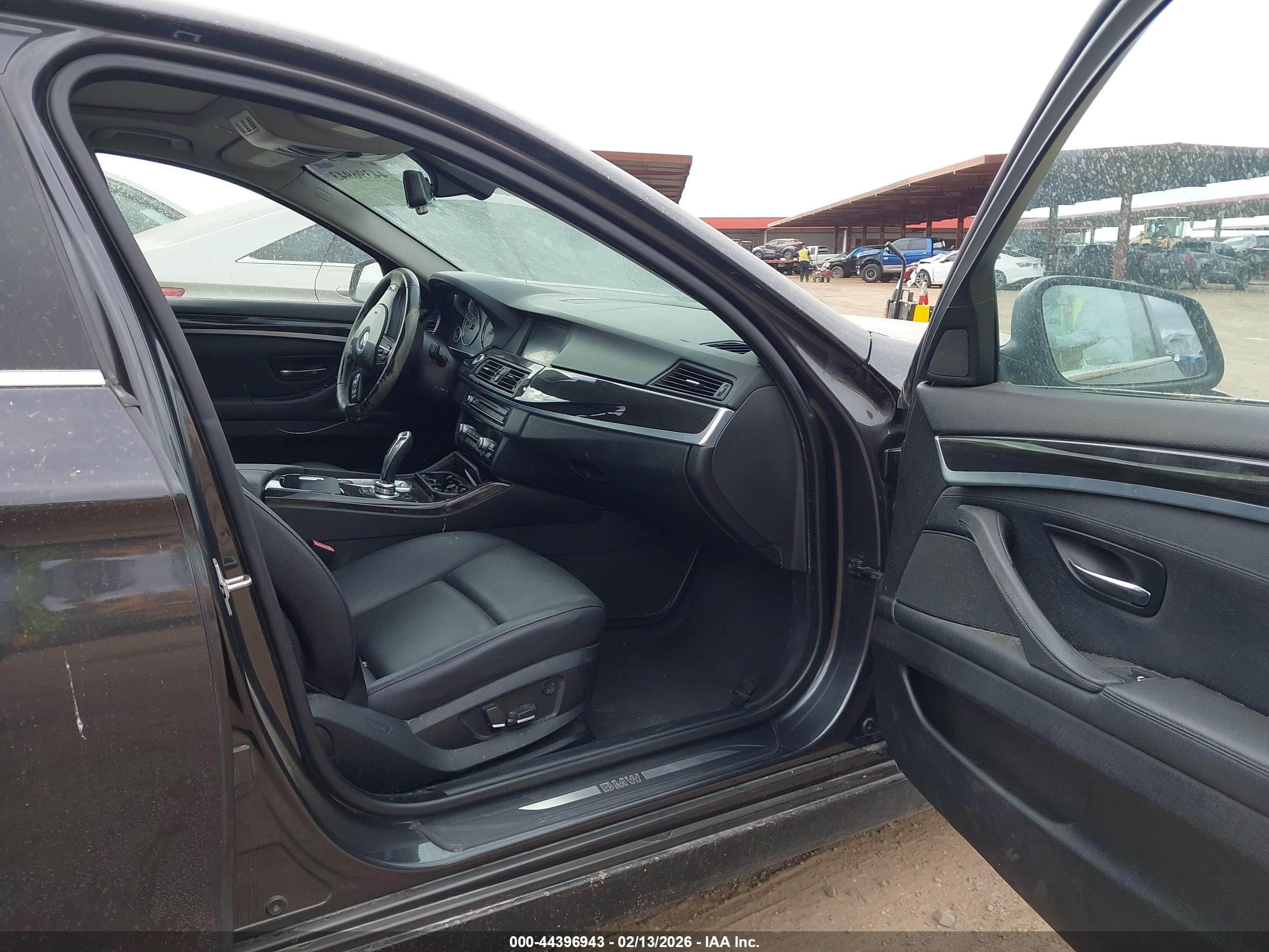 BMW 528I image 5