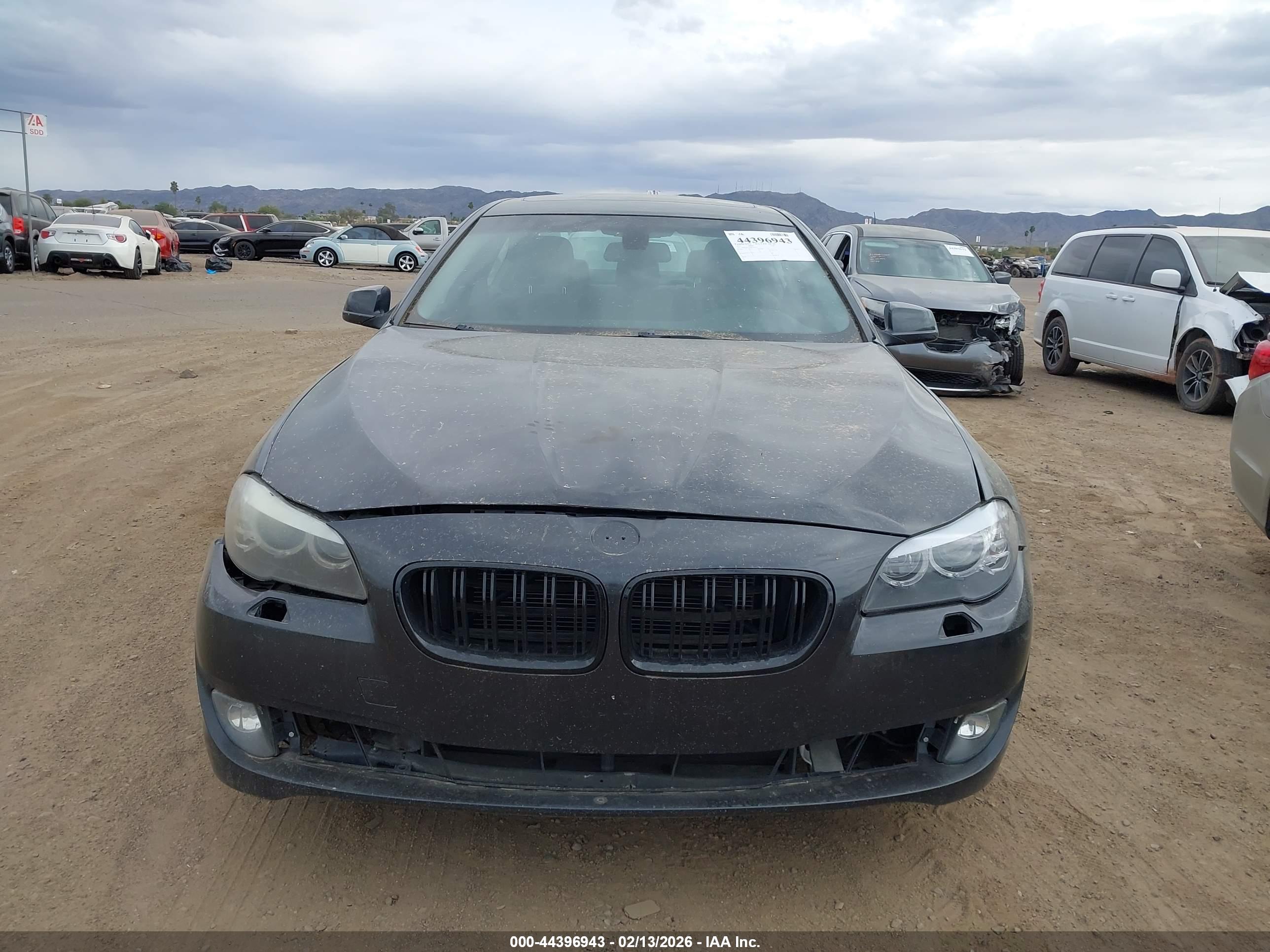 BMW 528I image 6