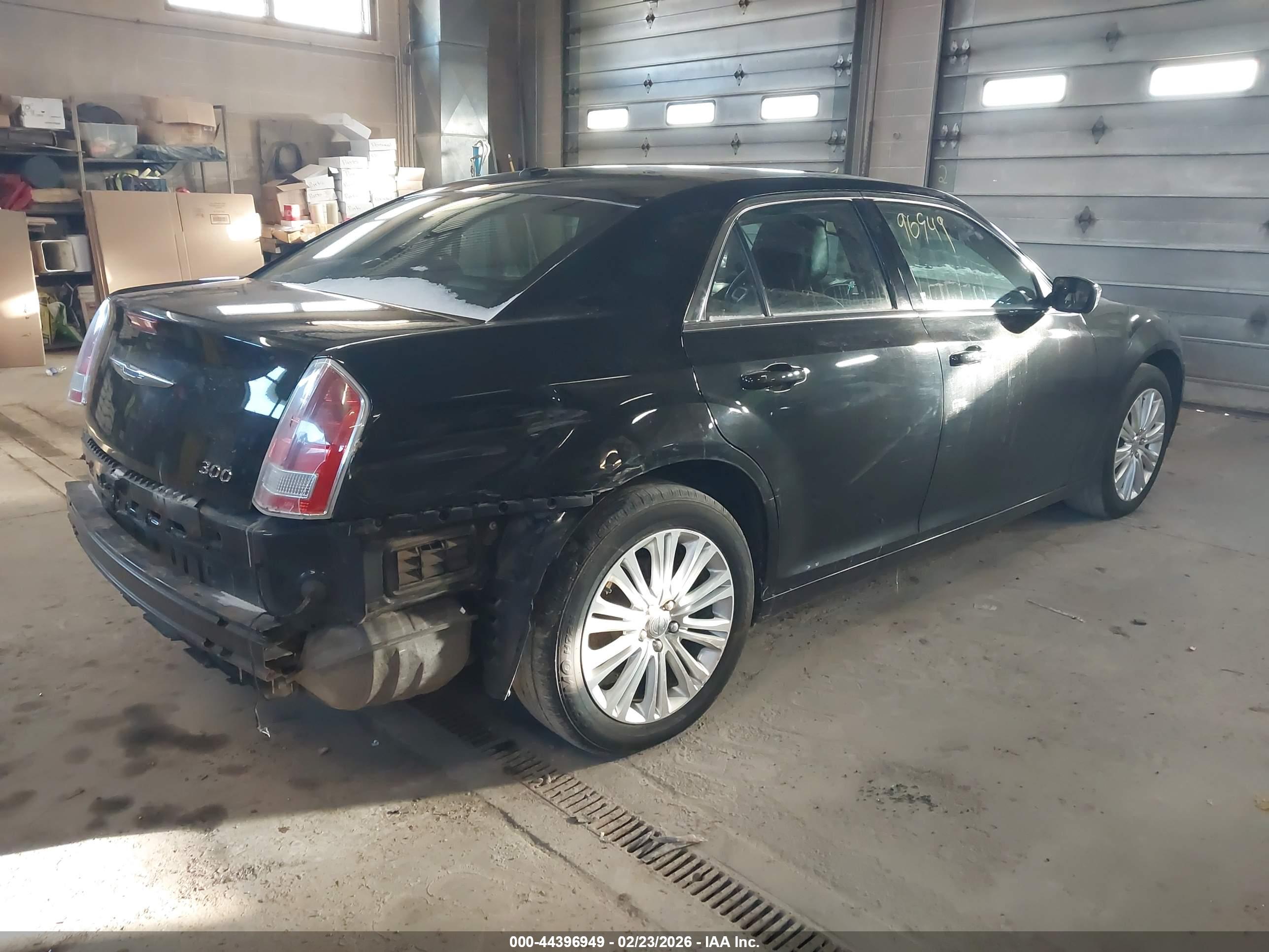 CHRYSLER 300 image 4
