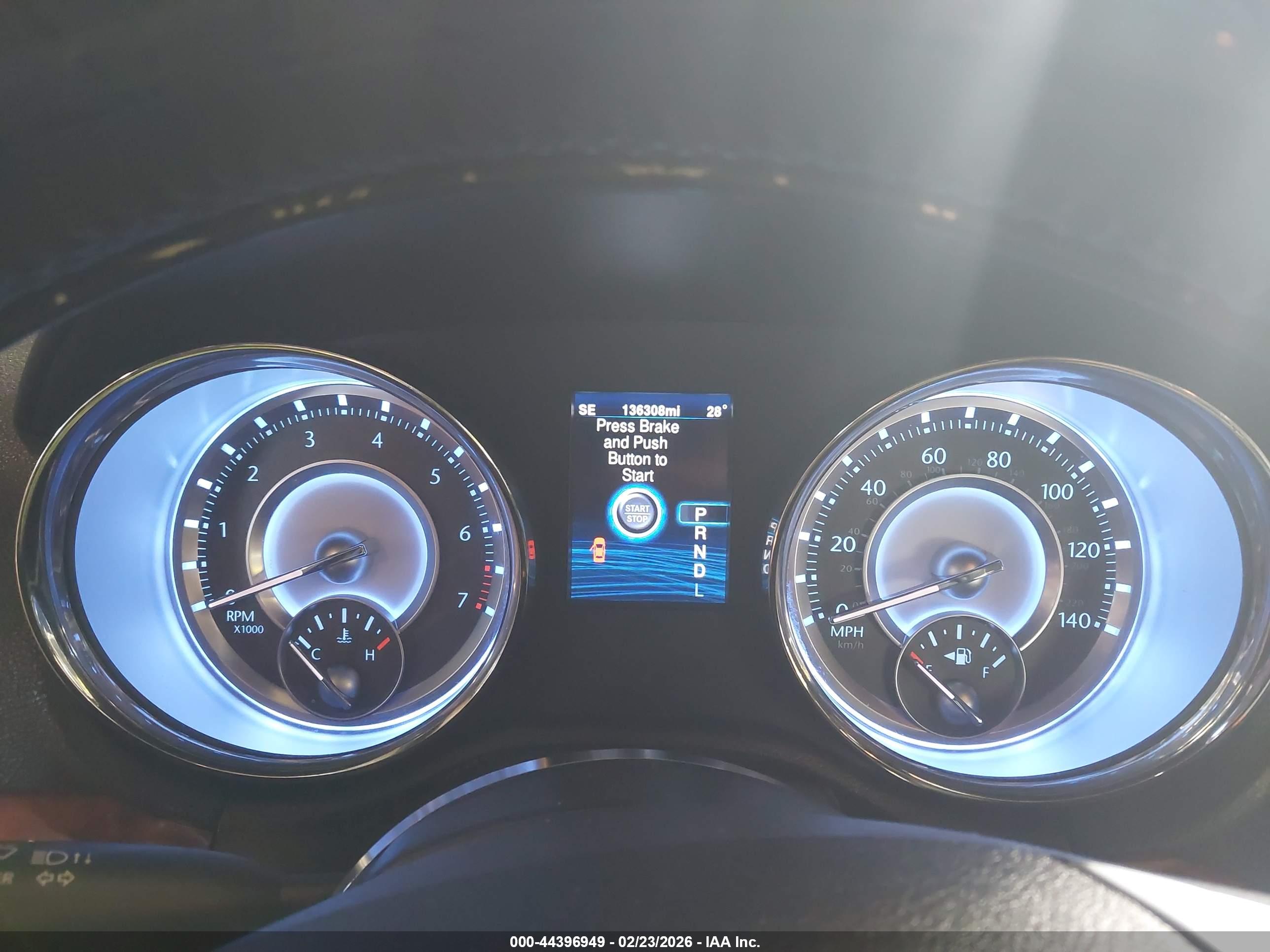 CHRYSLER 300 image 7