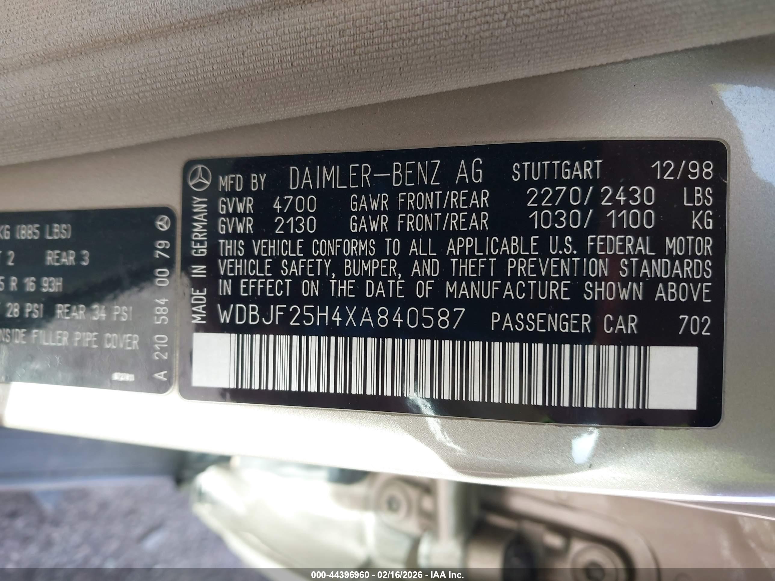 MERCEDES-BENZ E image 9