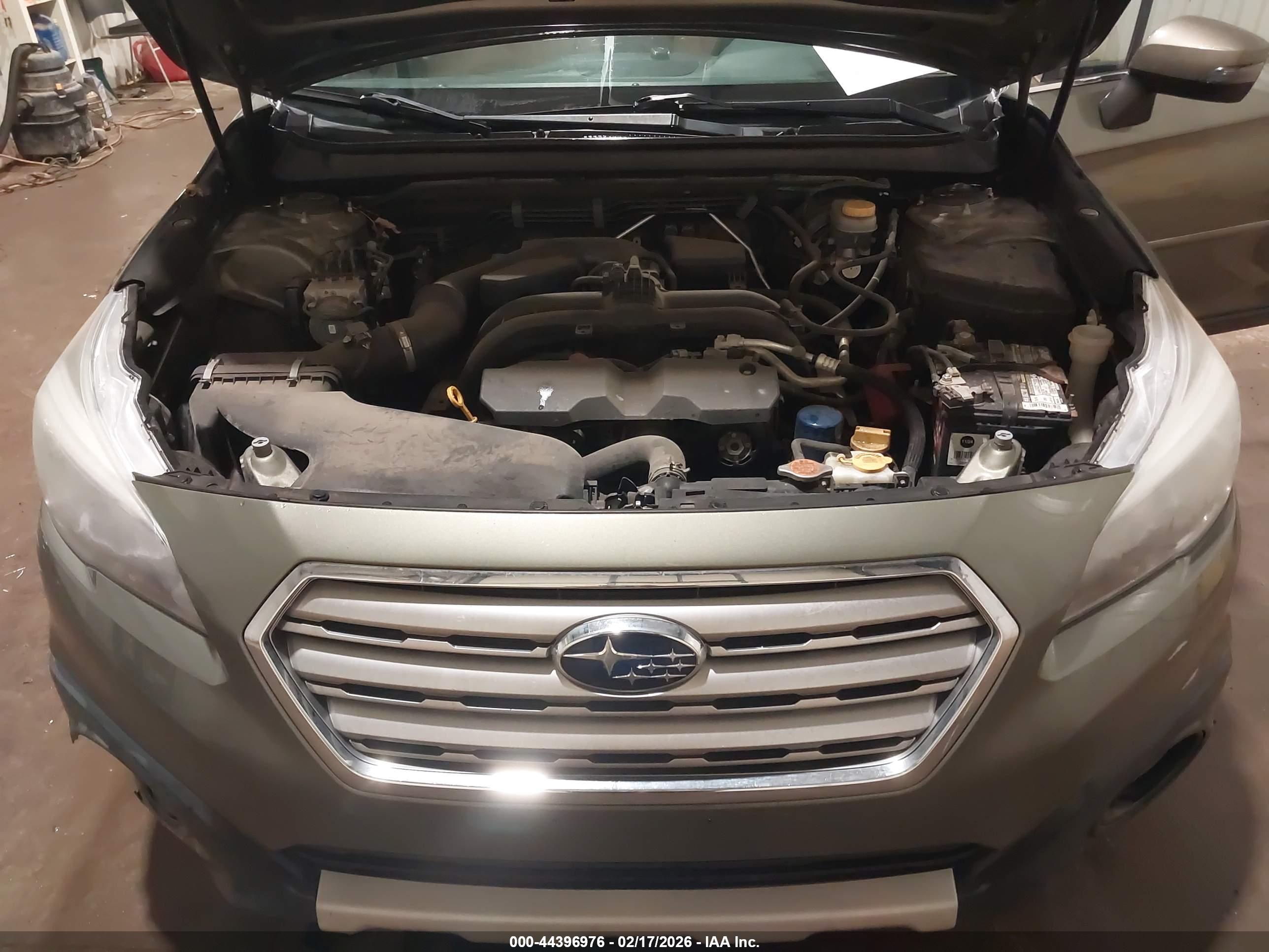 SUBARU OUTBACK image 10