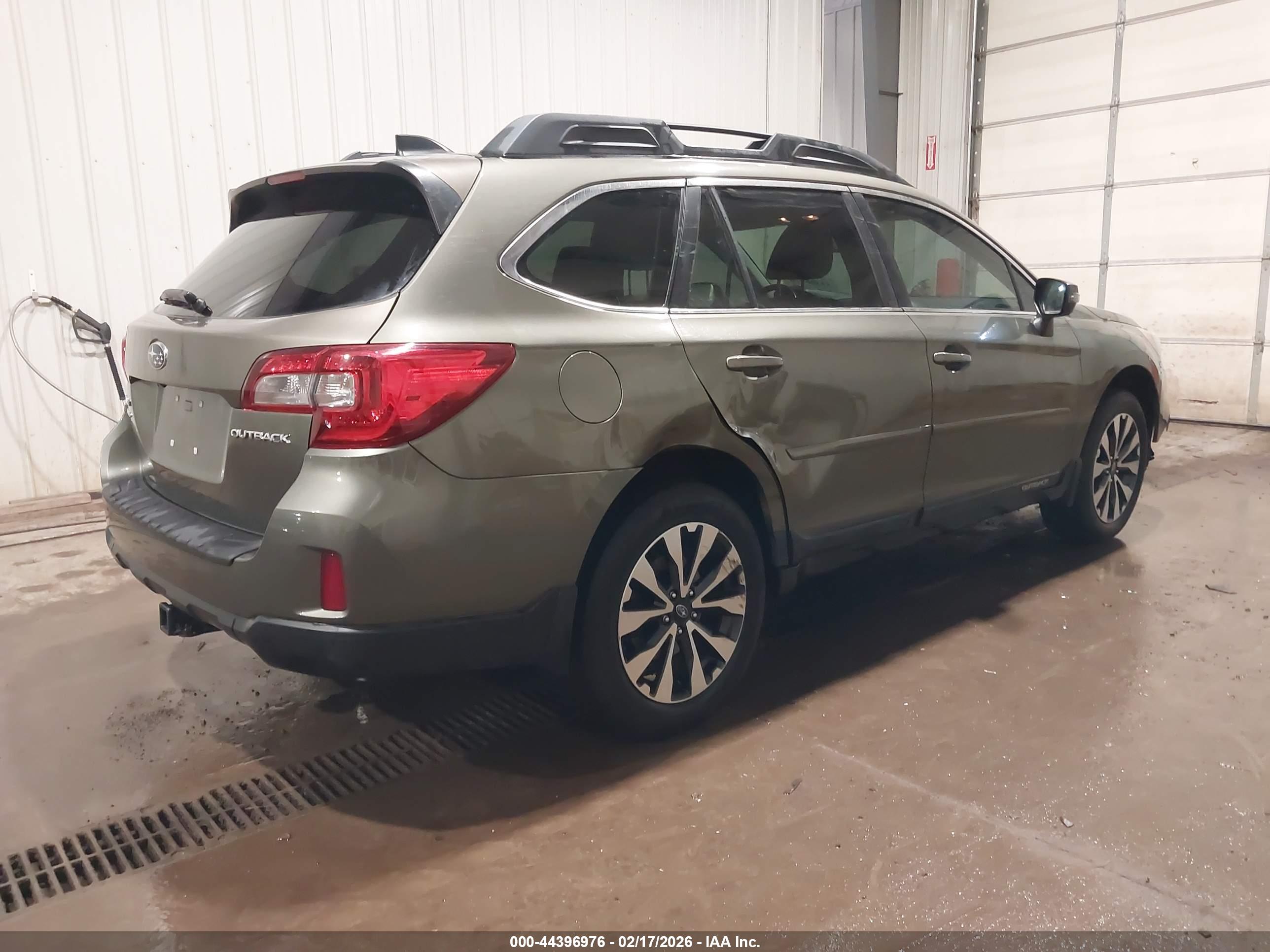 SUBARU OUTBACK image 4