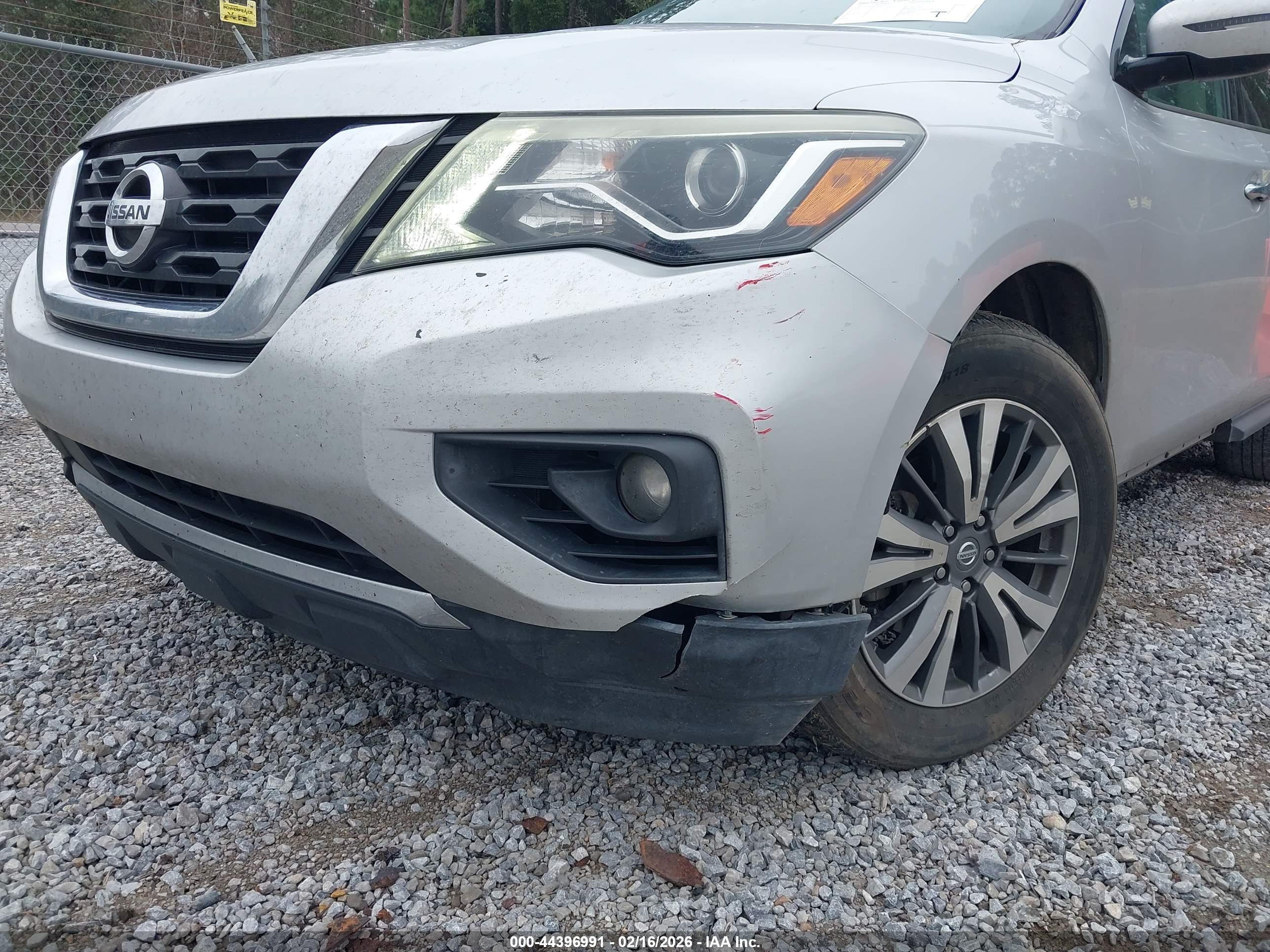 NISSAN PATHFINDER image 6