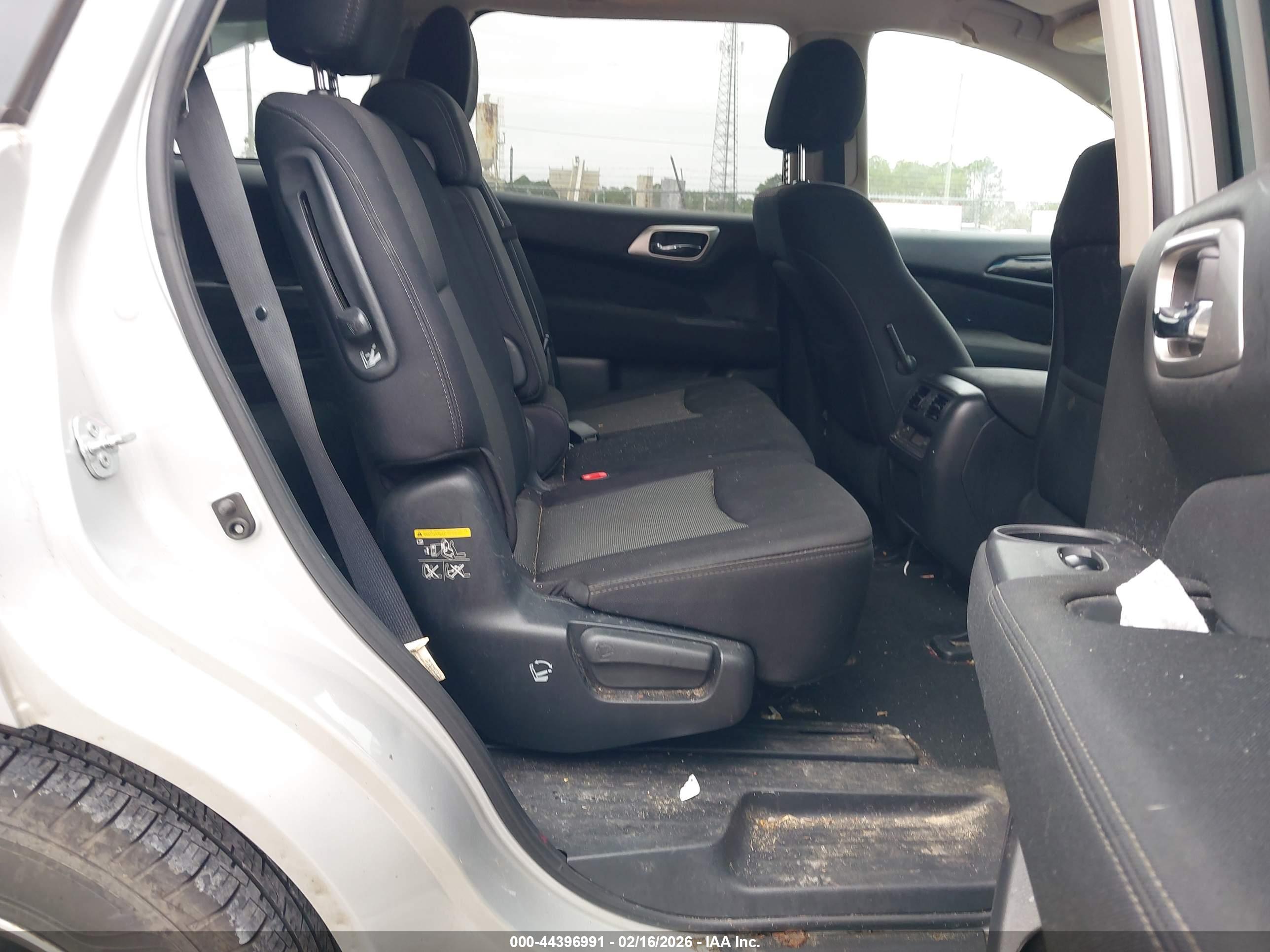 NISSAN PATHFINDER image 8