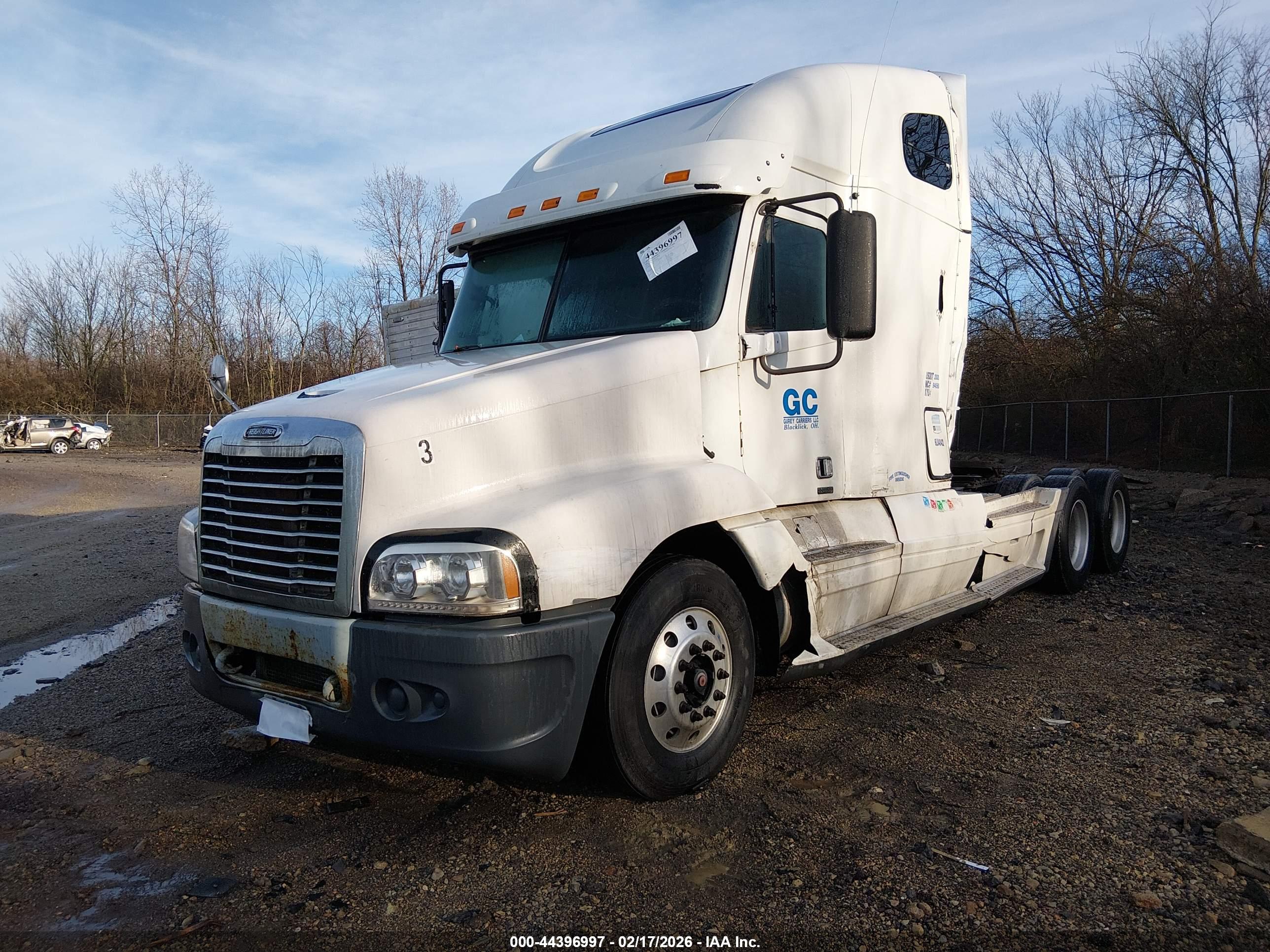 FREIGHTLINER CONVENTIONAL image 2