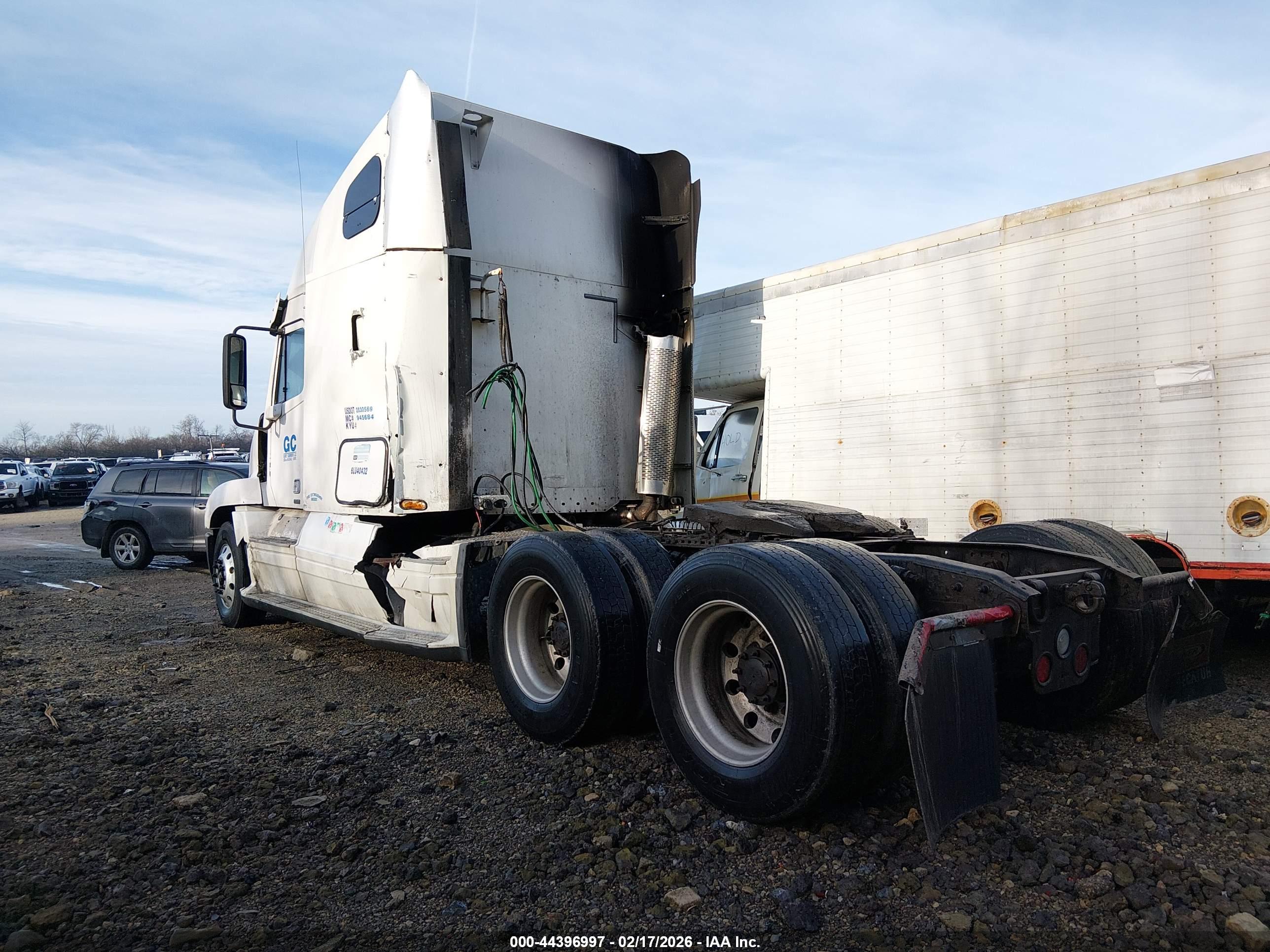 FREIGHTLINER CONVENTIONAL image 3