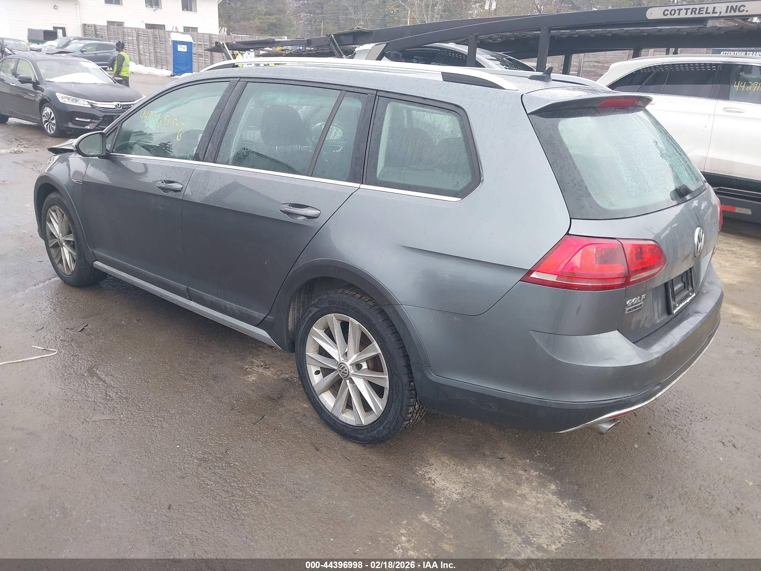 VOLKSWAGEN GOLF image 3