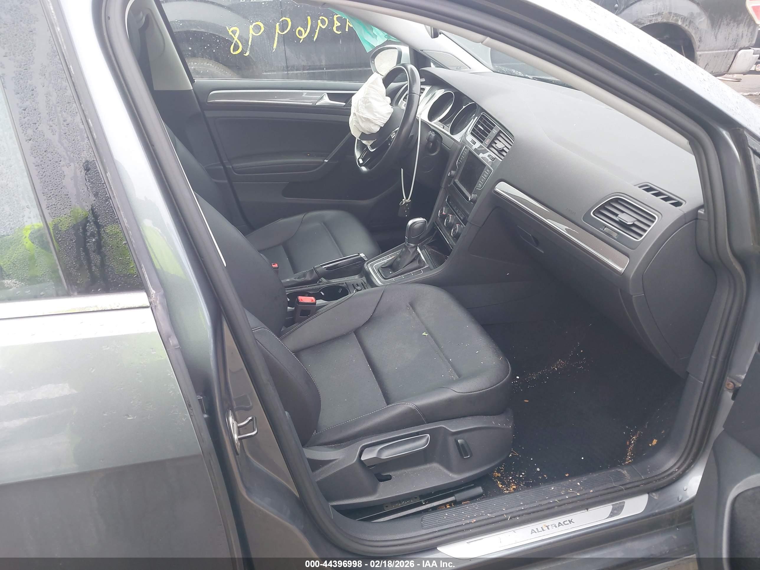 VOLKSWAGEN GOLF image 5
