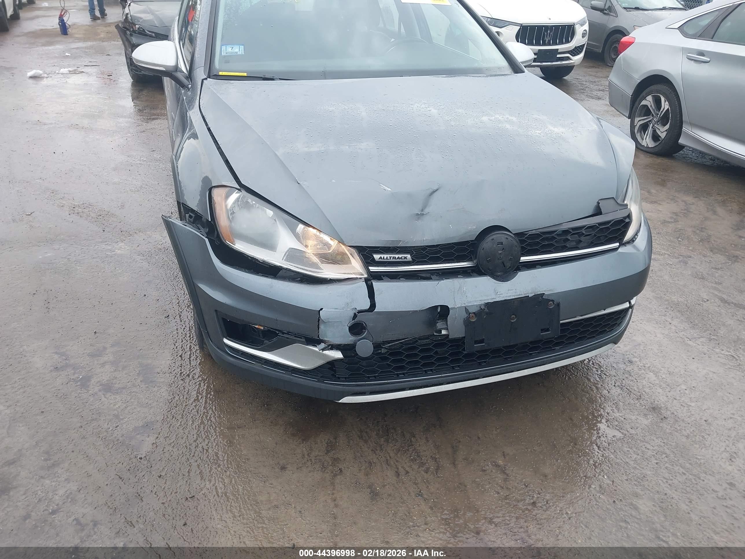 VOLKSWAGEN GOLF image 6