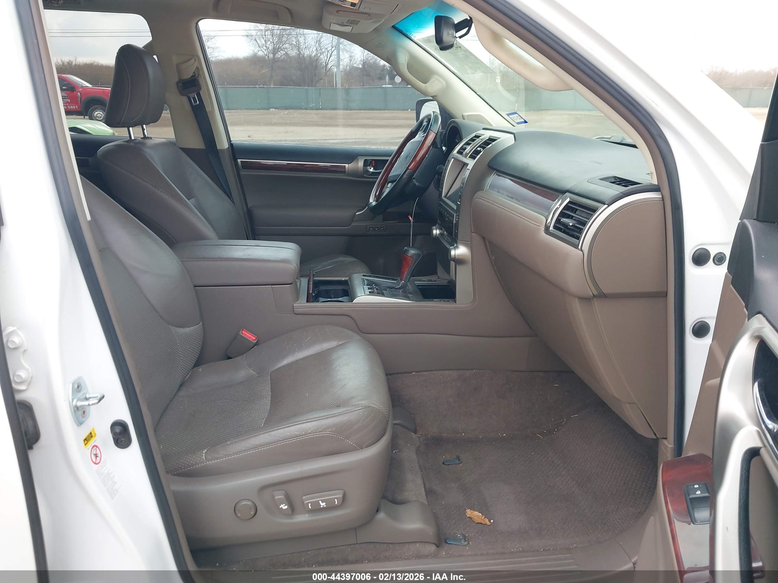 LEXUS GX image 5