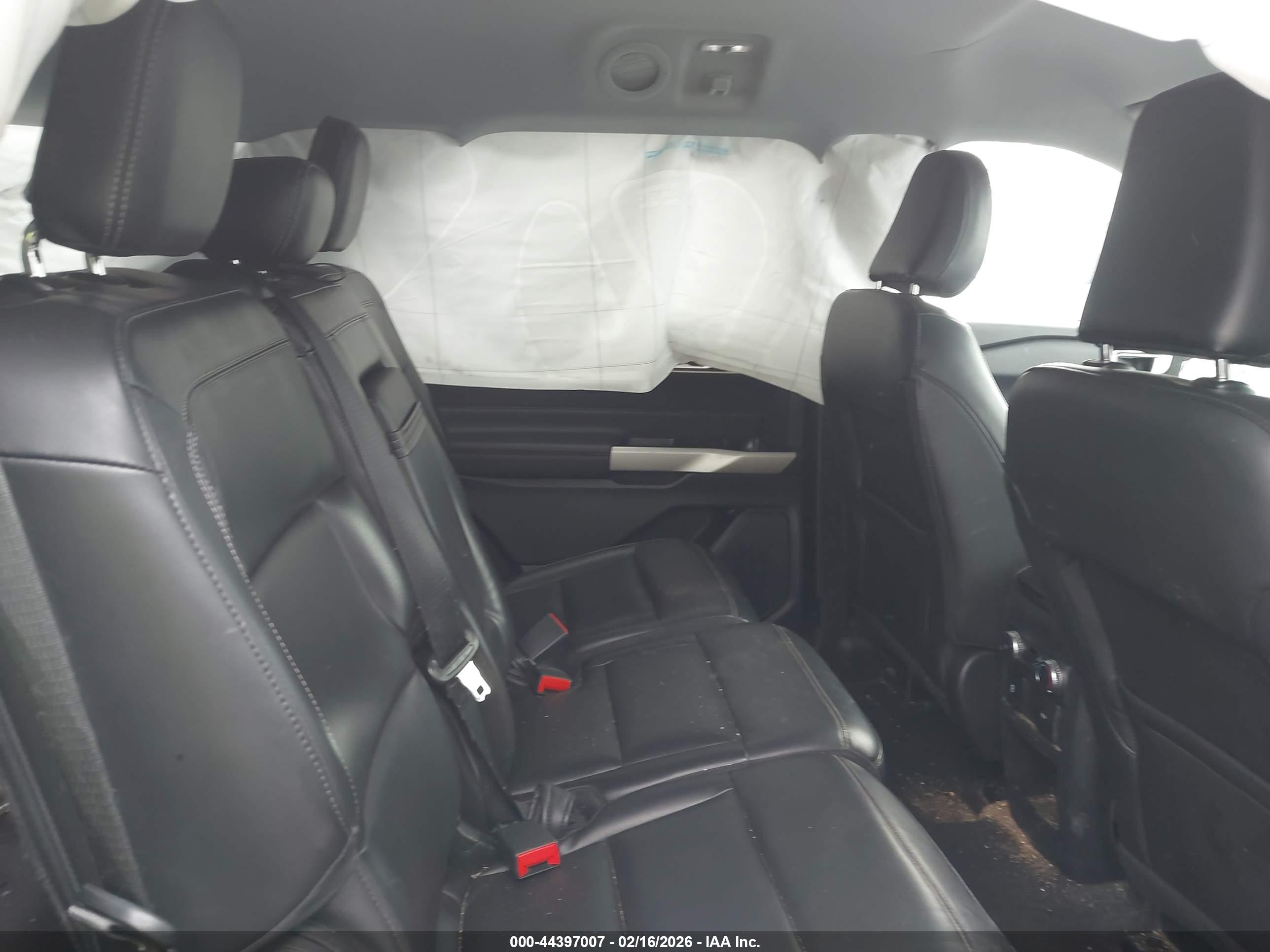 FORD EXPLORER image 8