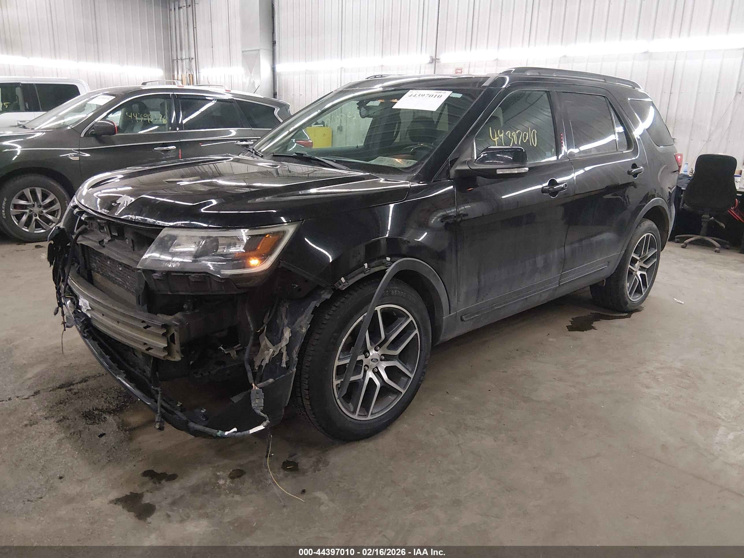 FORD EXPLORER image 2