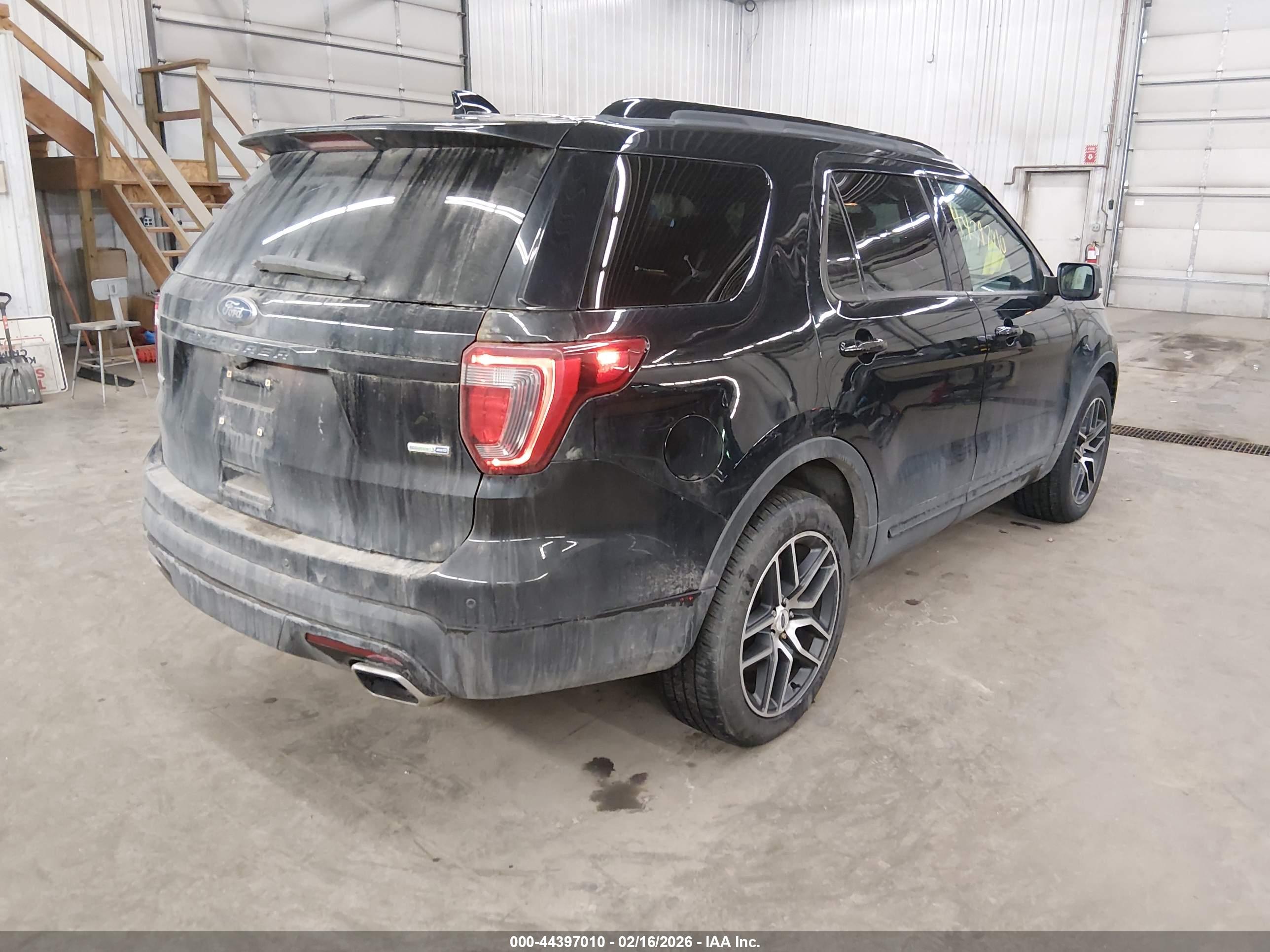 FORD EXPLORER image 4