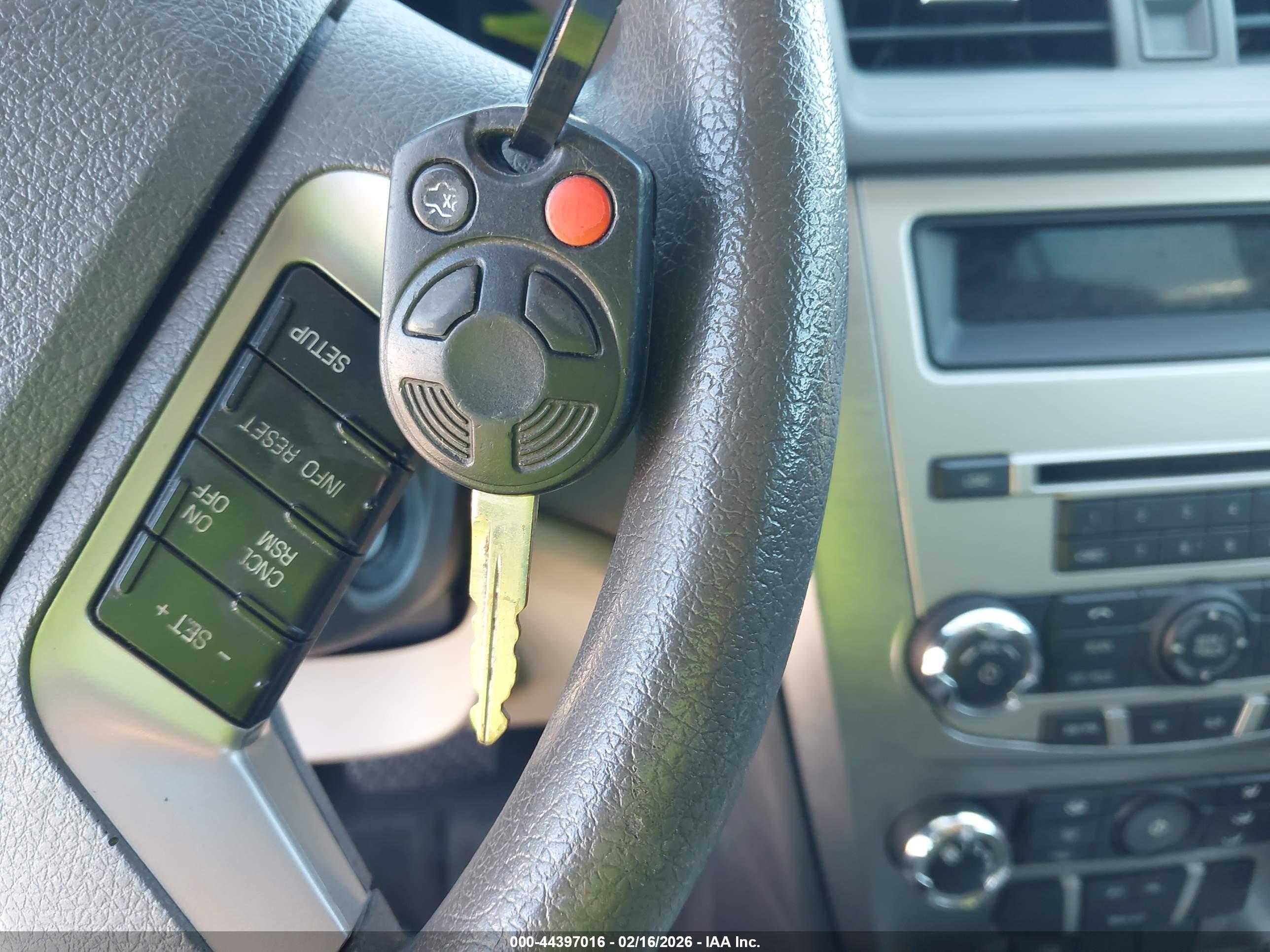 FORD FUSION image 11
