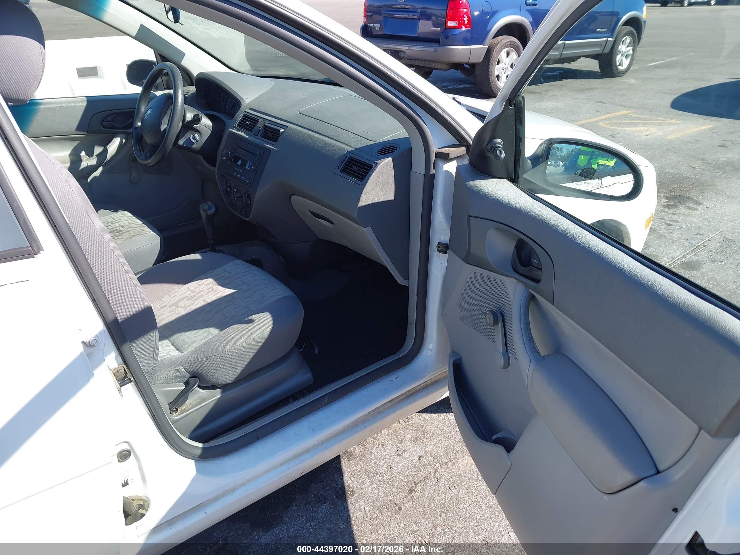 FORD FOCUS image 5