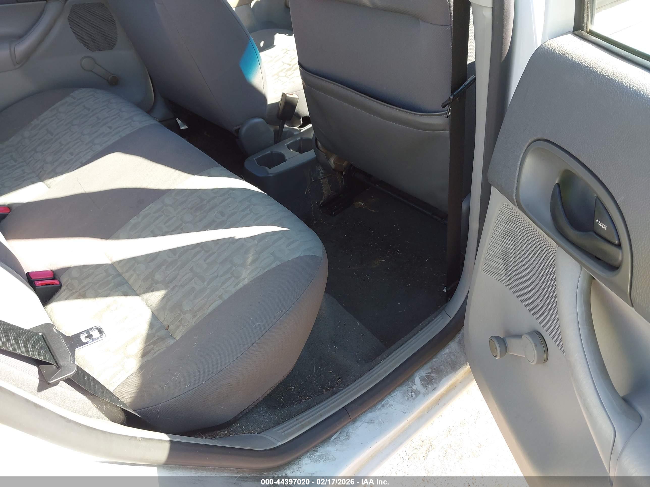 FORD FOCUS image 8