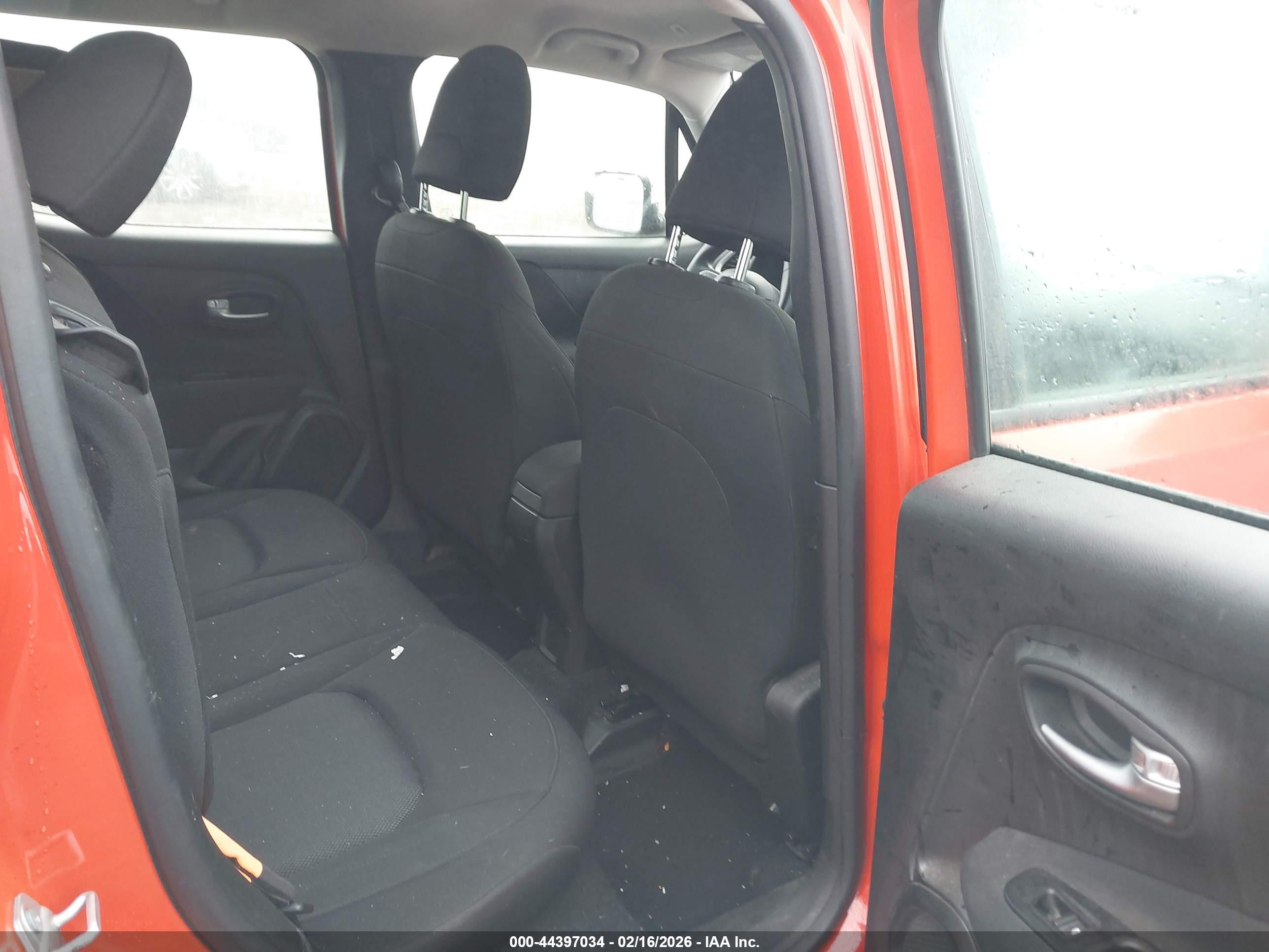 JEEP RENEGADE image 8
