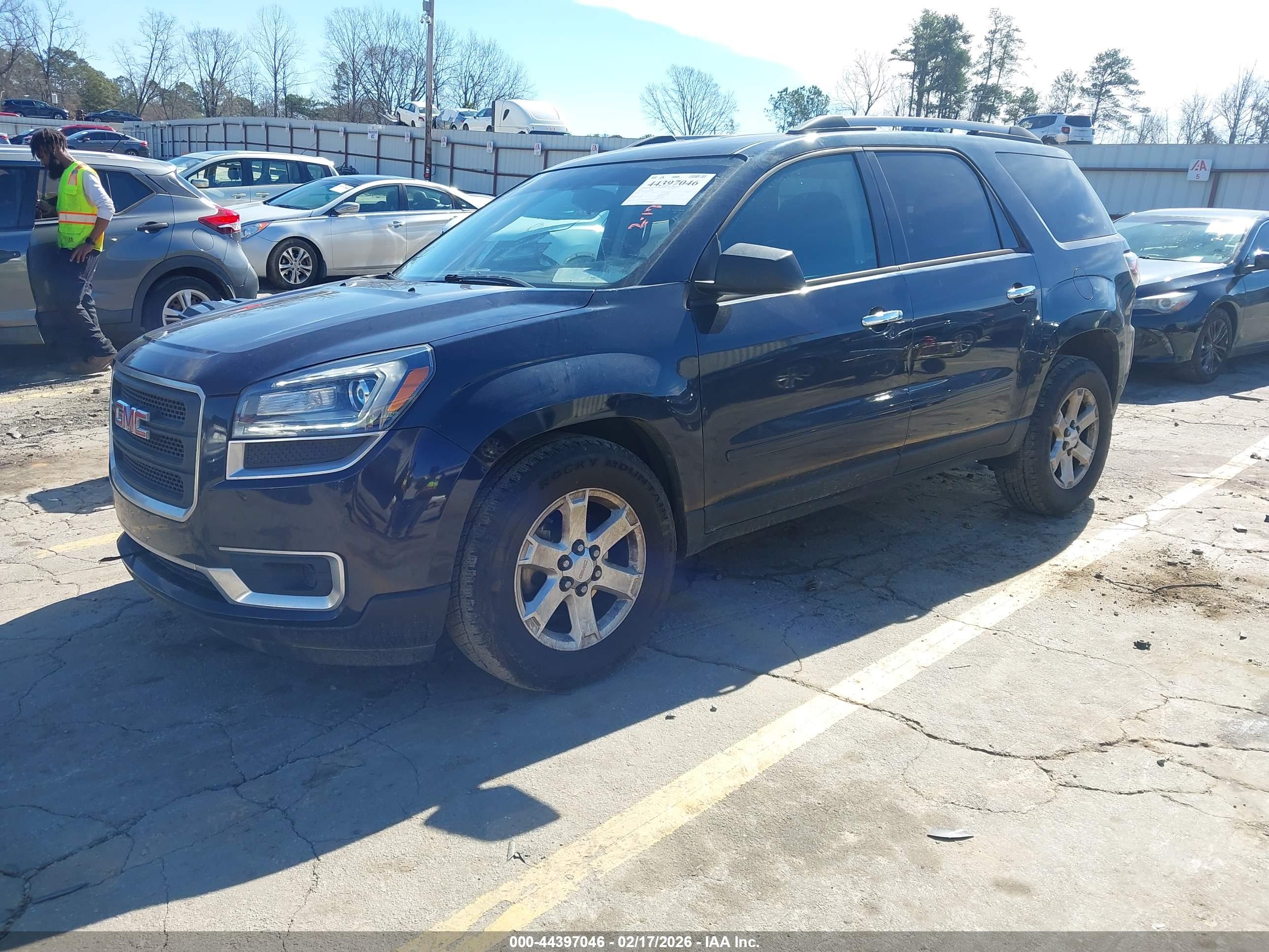 GMC ACADIA image 2