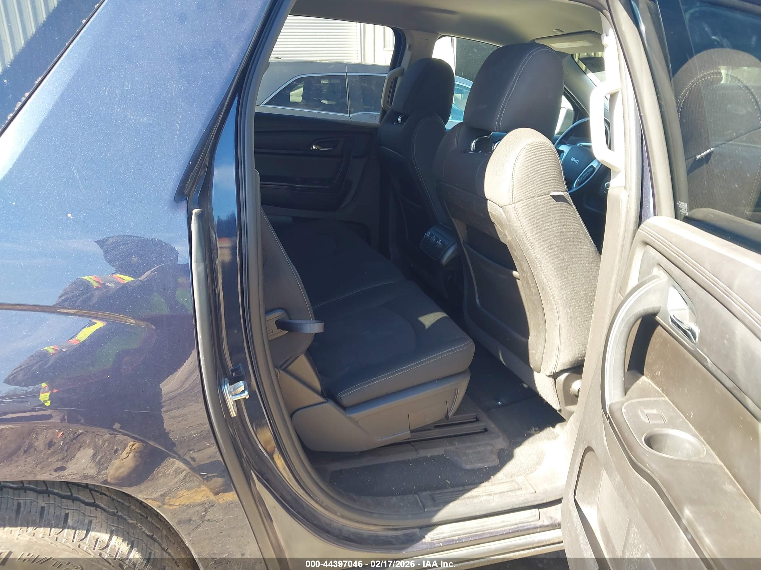 GMC ACADIA image 8