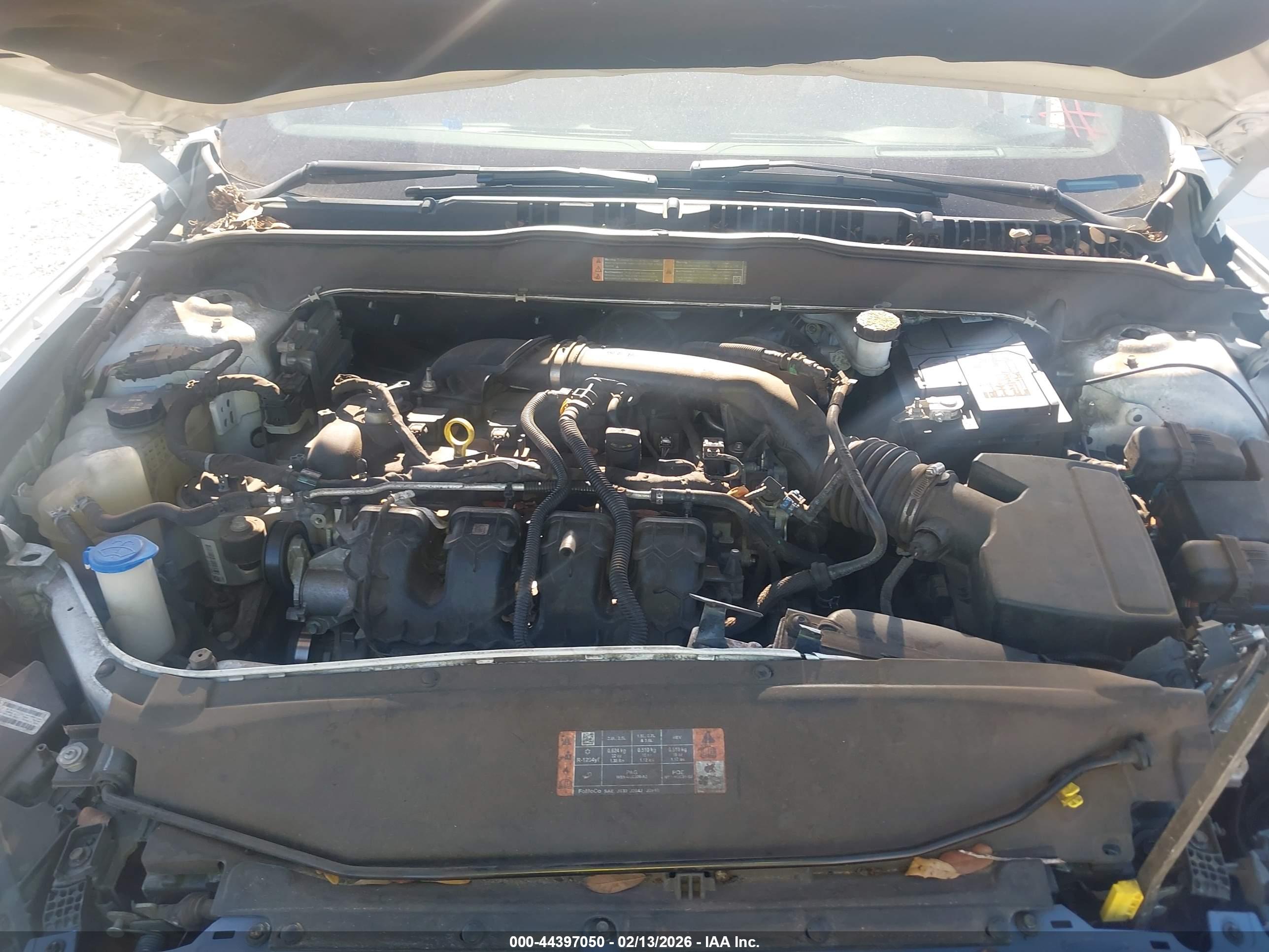 FORD FUSION image 10
