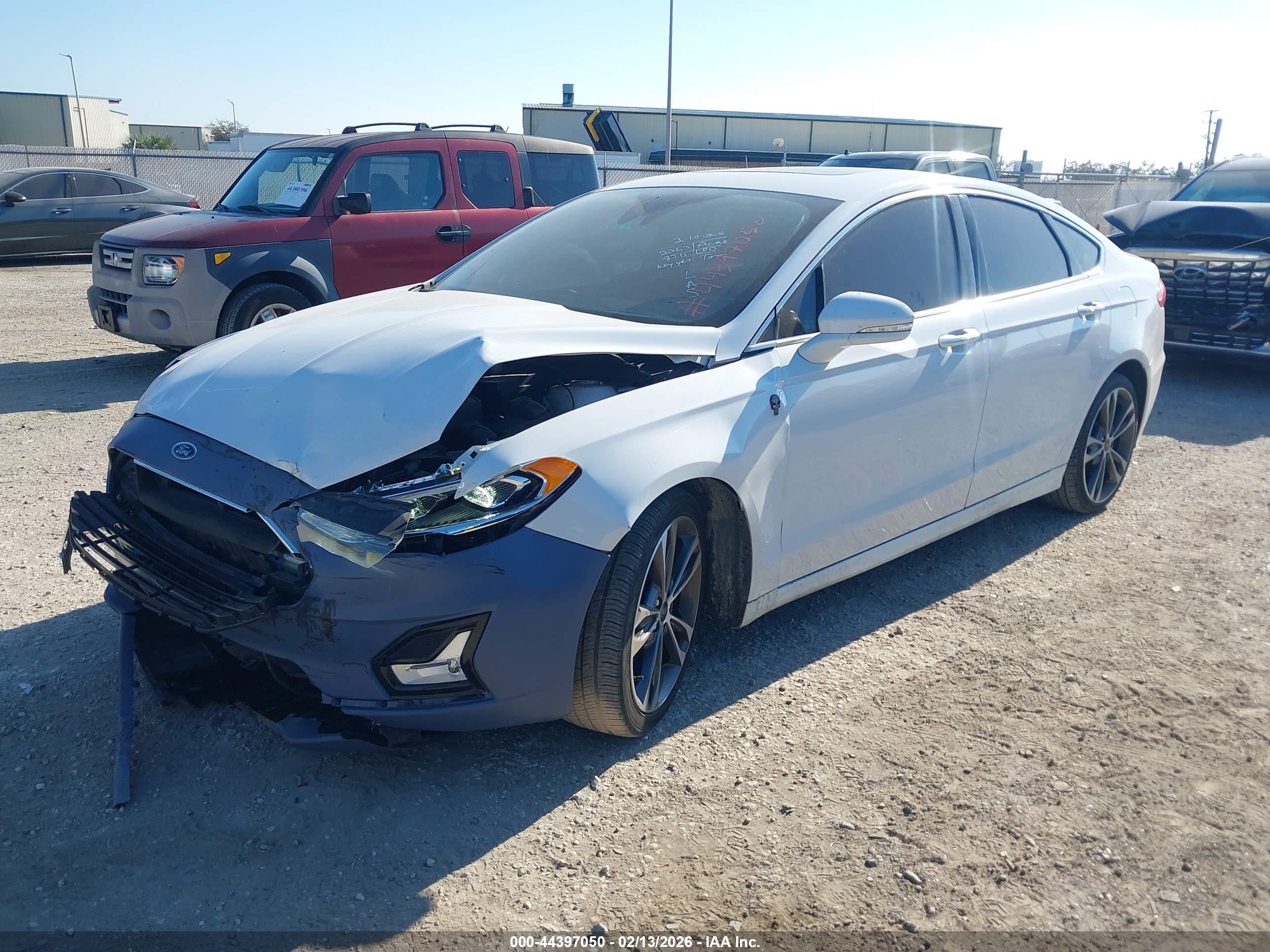 FORD FUSION image 2