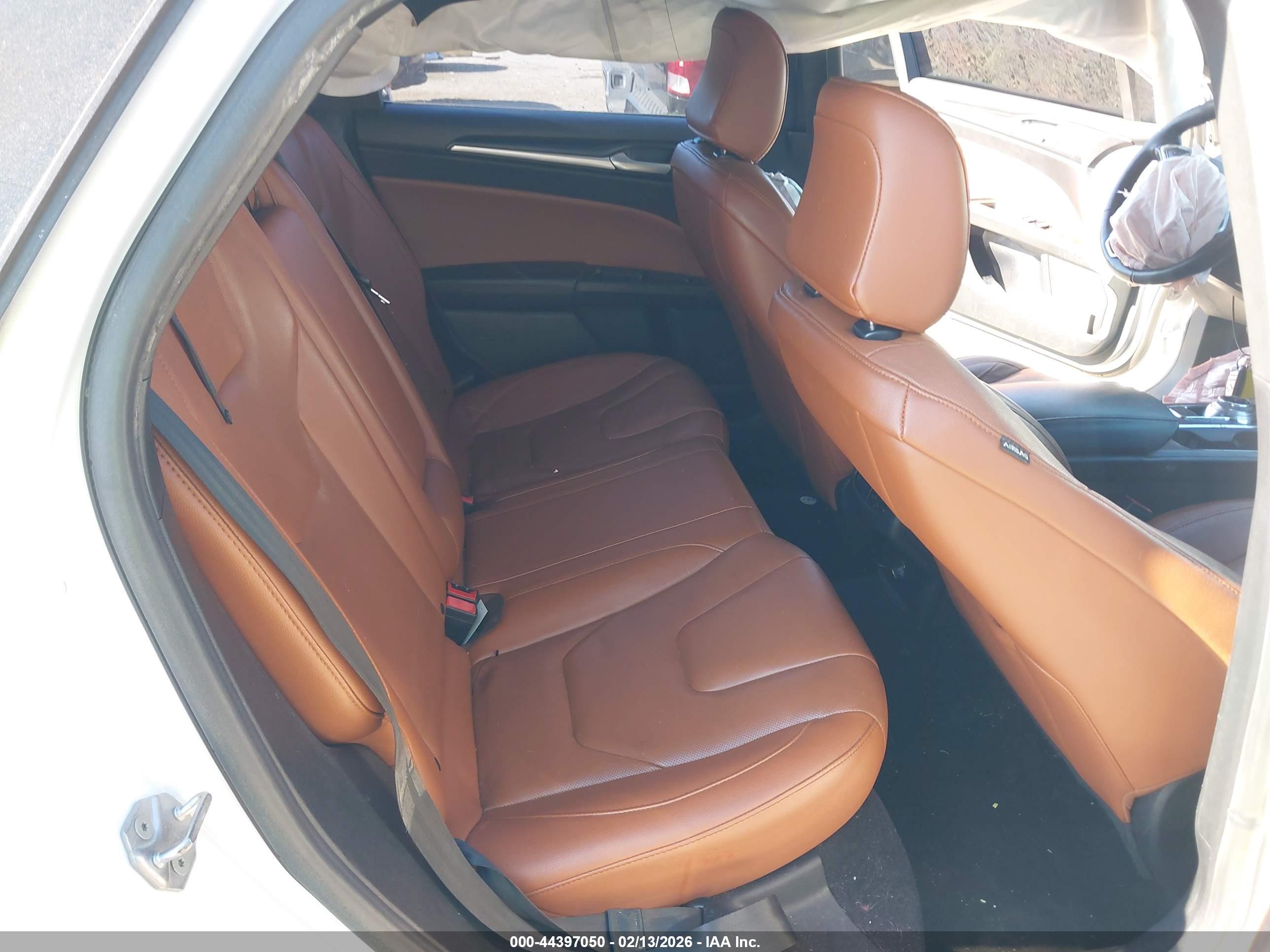 FORD FUSION image 8