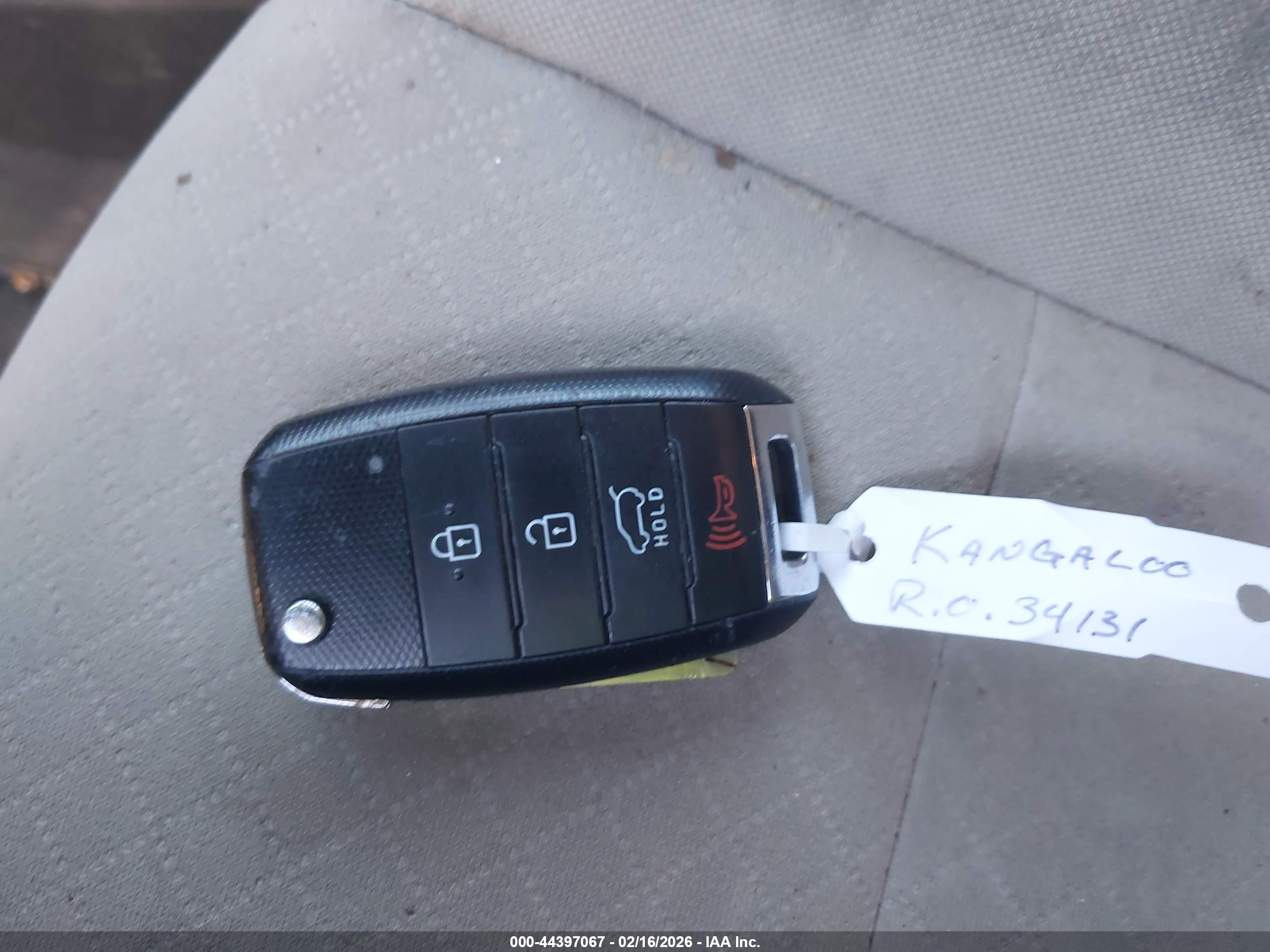 KIA SORENTO image 11