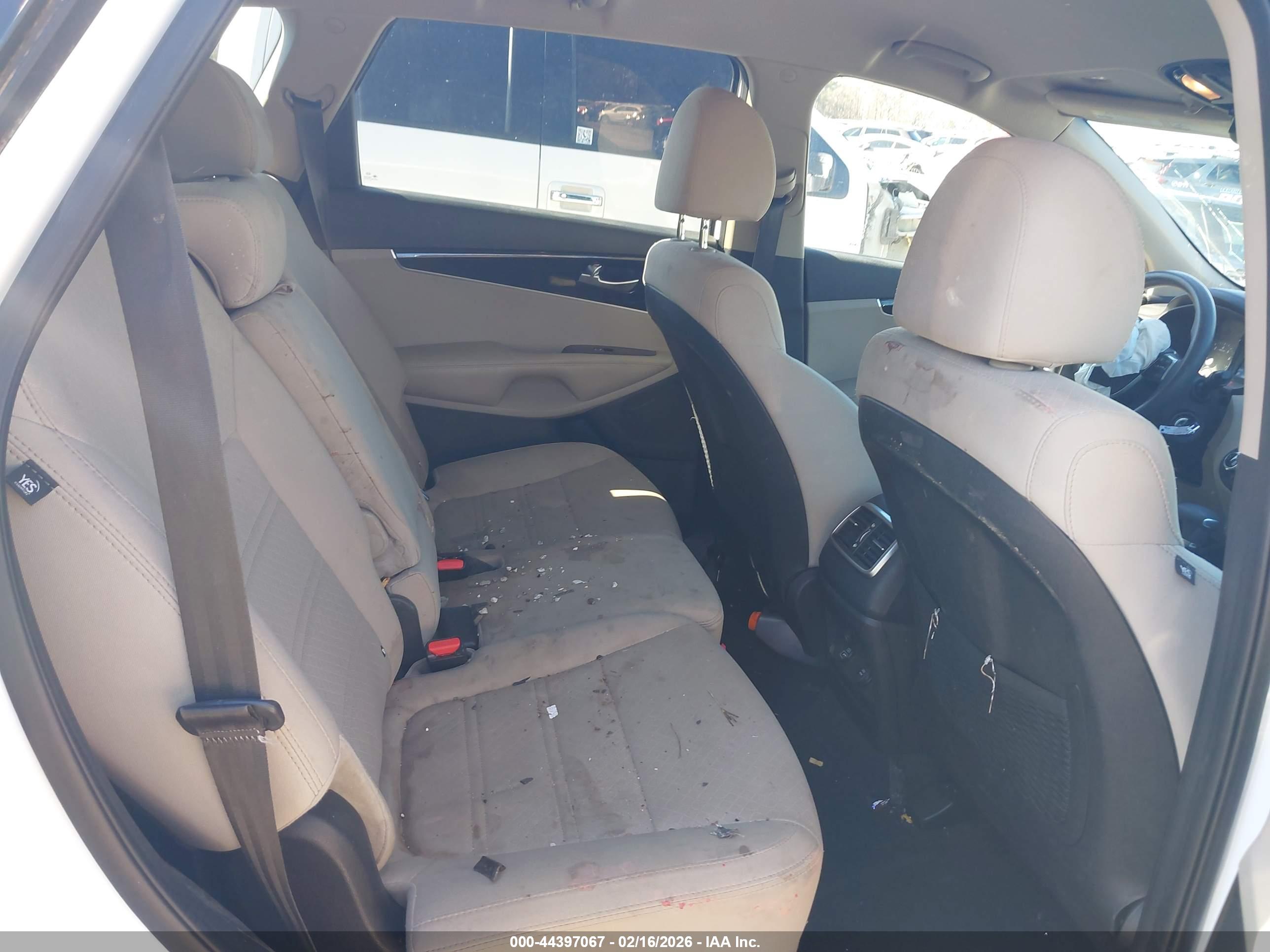 KIA SORENTO image 8