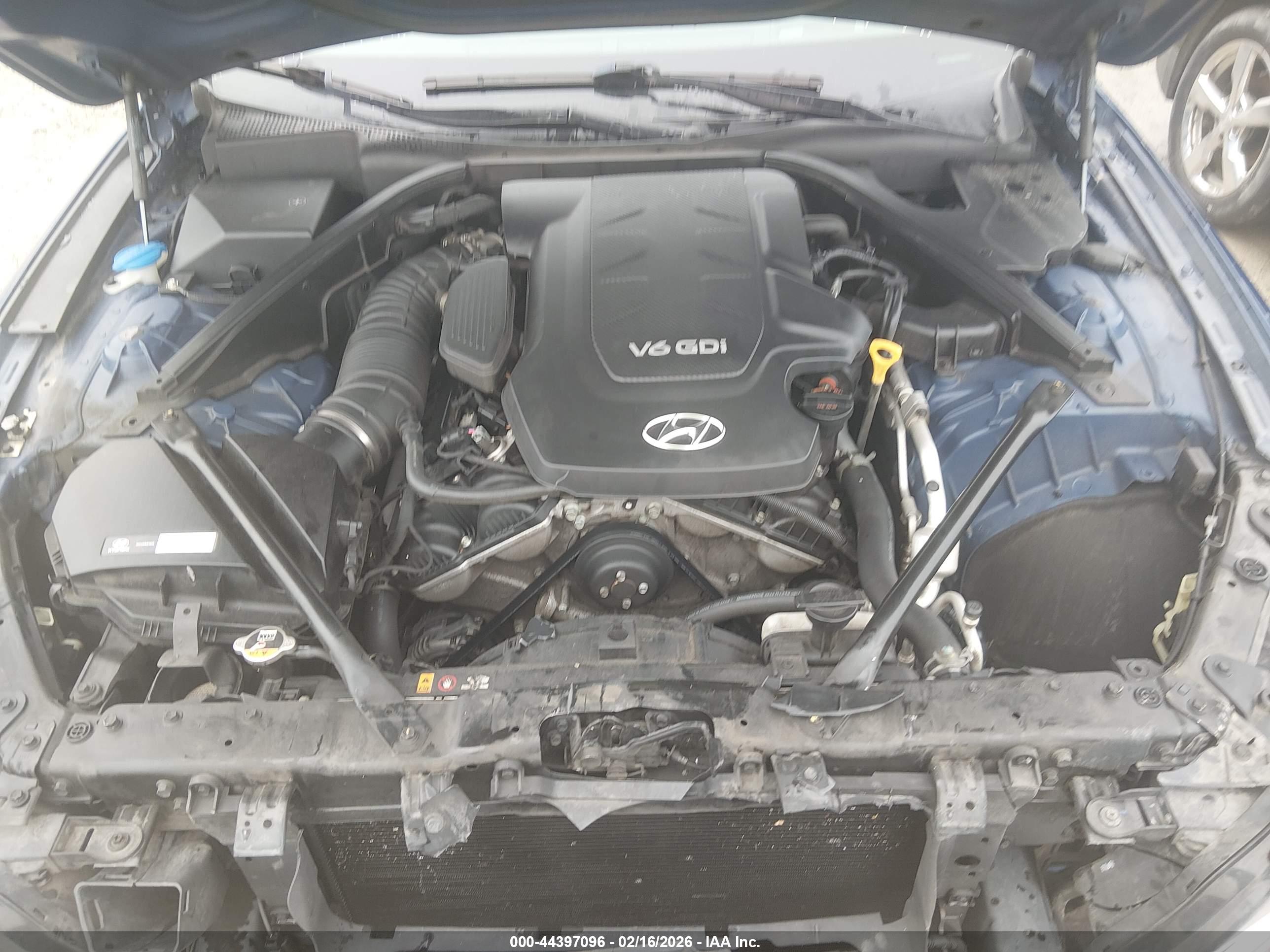 HYUNDAI GENESIS image 10