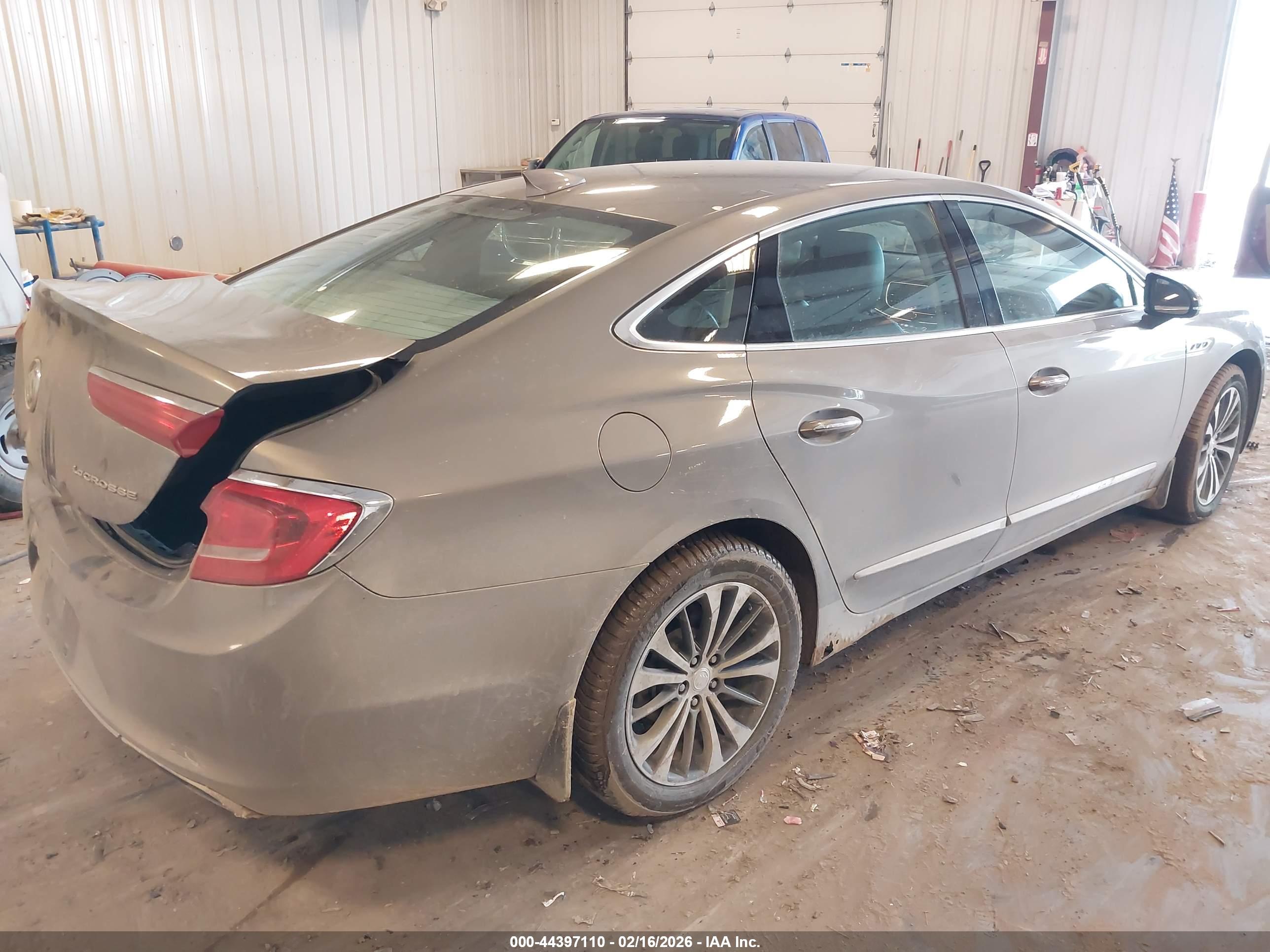 BUICK LACROSSE image 4