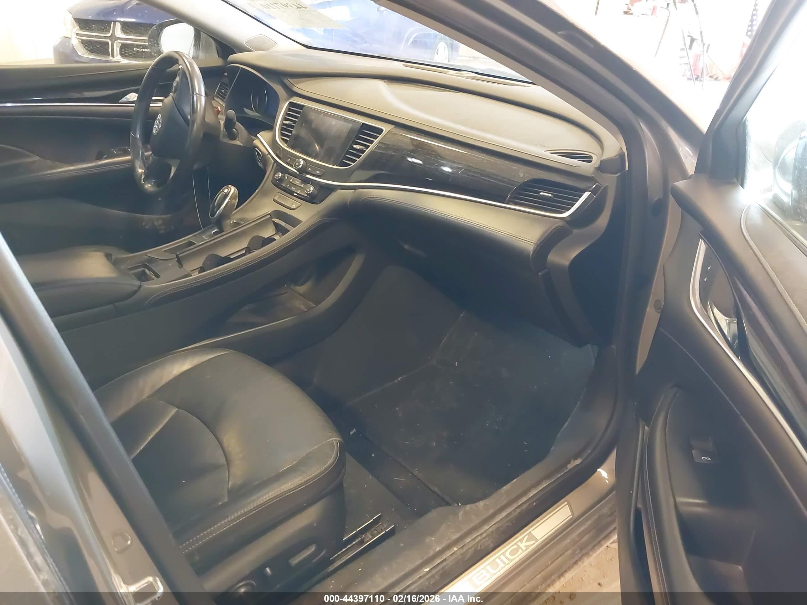 BUICK LACROSSE image 5