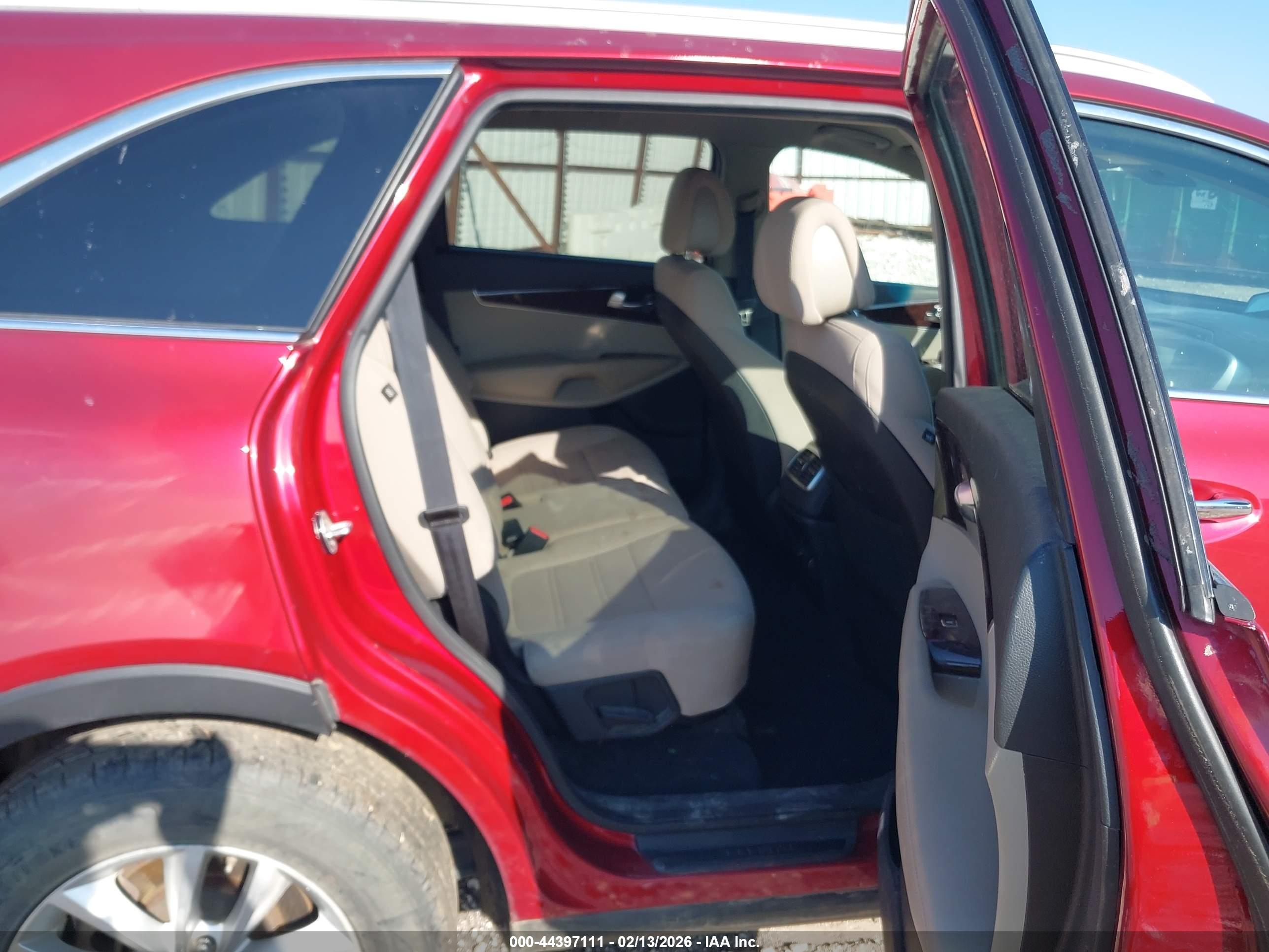 KIA SORENTO image 8