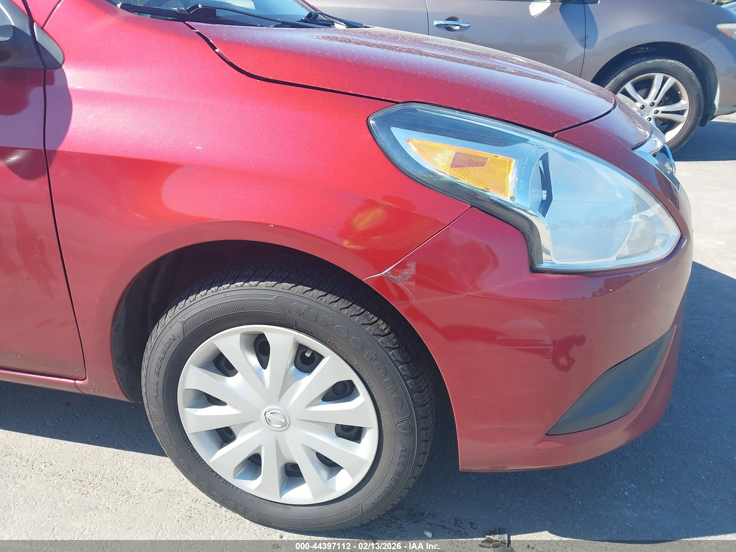 NISSAN VERSA image 6