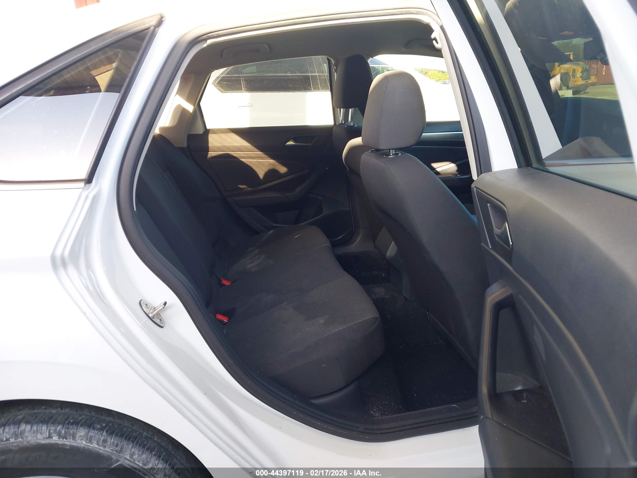 VOLKSWAGEN JETTA image 8