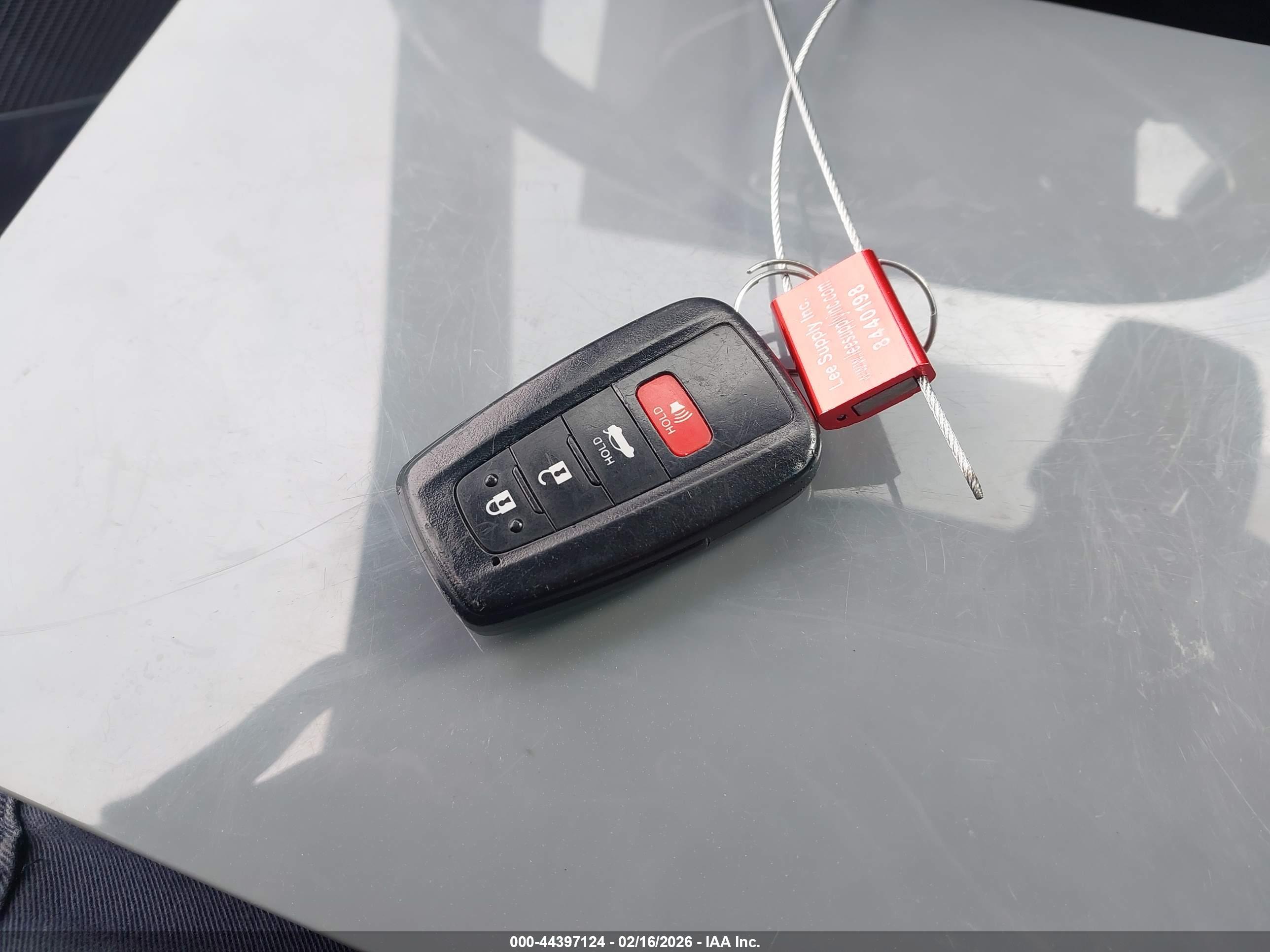 TOYOTA COROLLA image 11