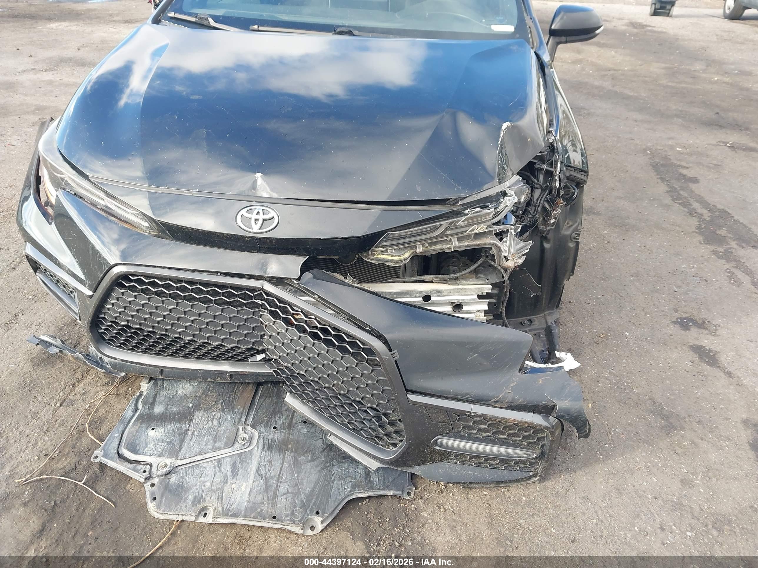 TOYOTA COROLLA image 6